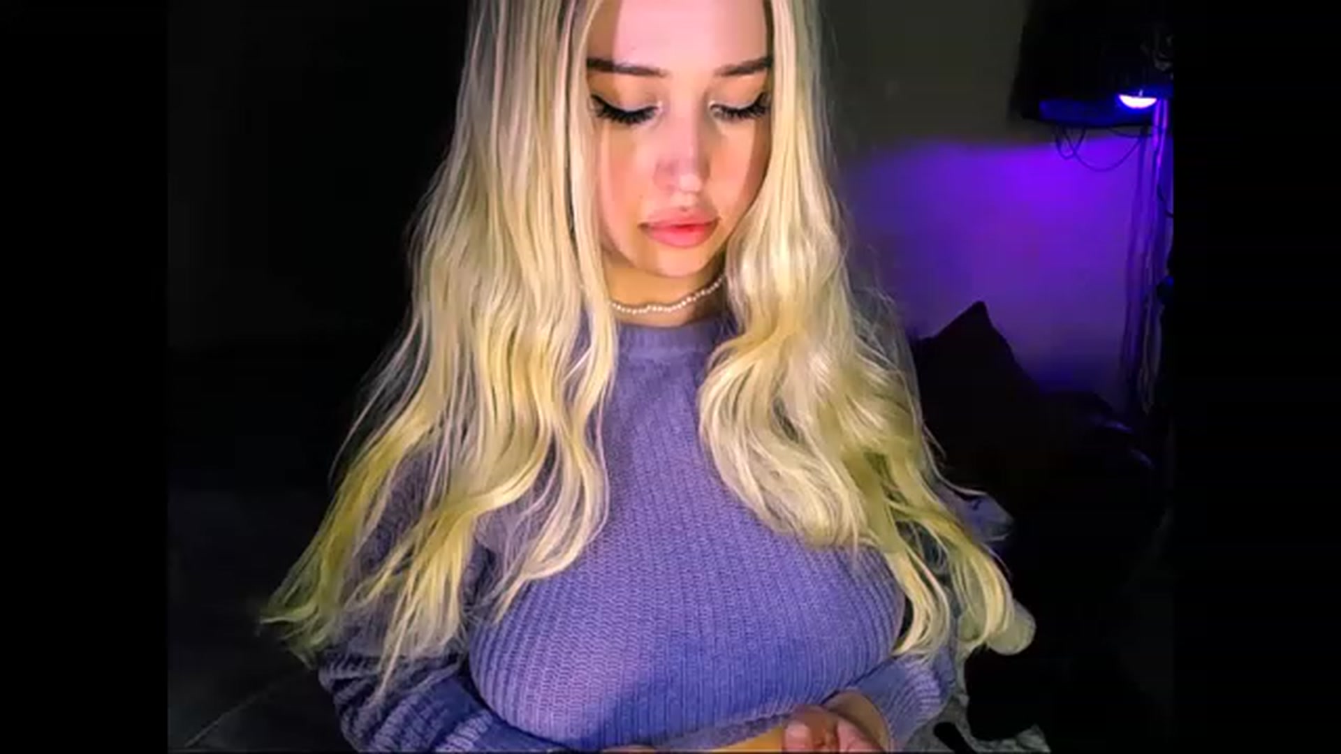 Gallery image thumbnail from Shy_Girll_'s myfreecams stream on, 12/05/2022, 11:34 image 16 of 20