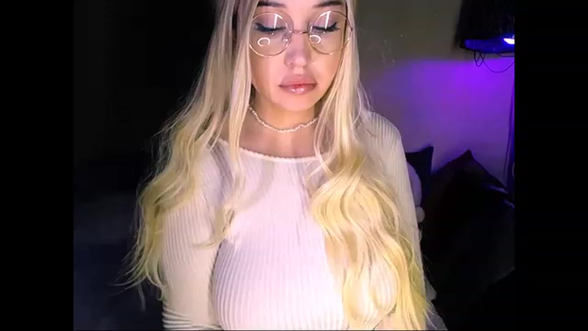 Gallery image thumbnail from Shy_Girll_'s myfreecams stream on, 12/12/2022, 11:32 image 2 of 20
