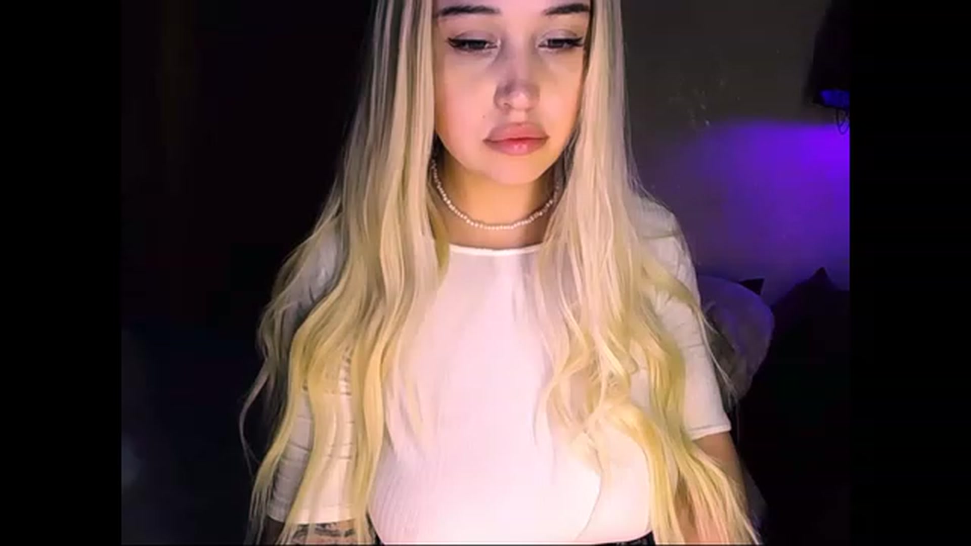 Gallery image thumbnail from Shy_Girll_'s myfreecams stream on, 12/17/2022, 10:53 image 11 of 20