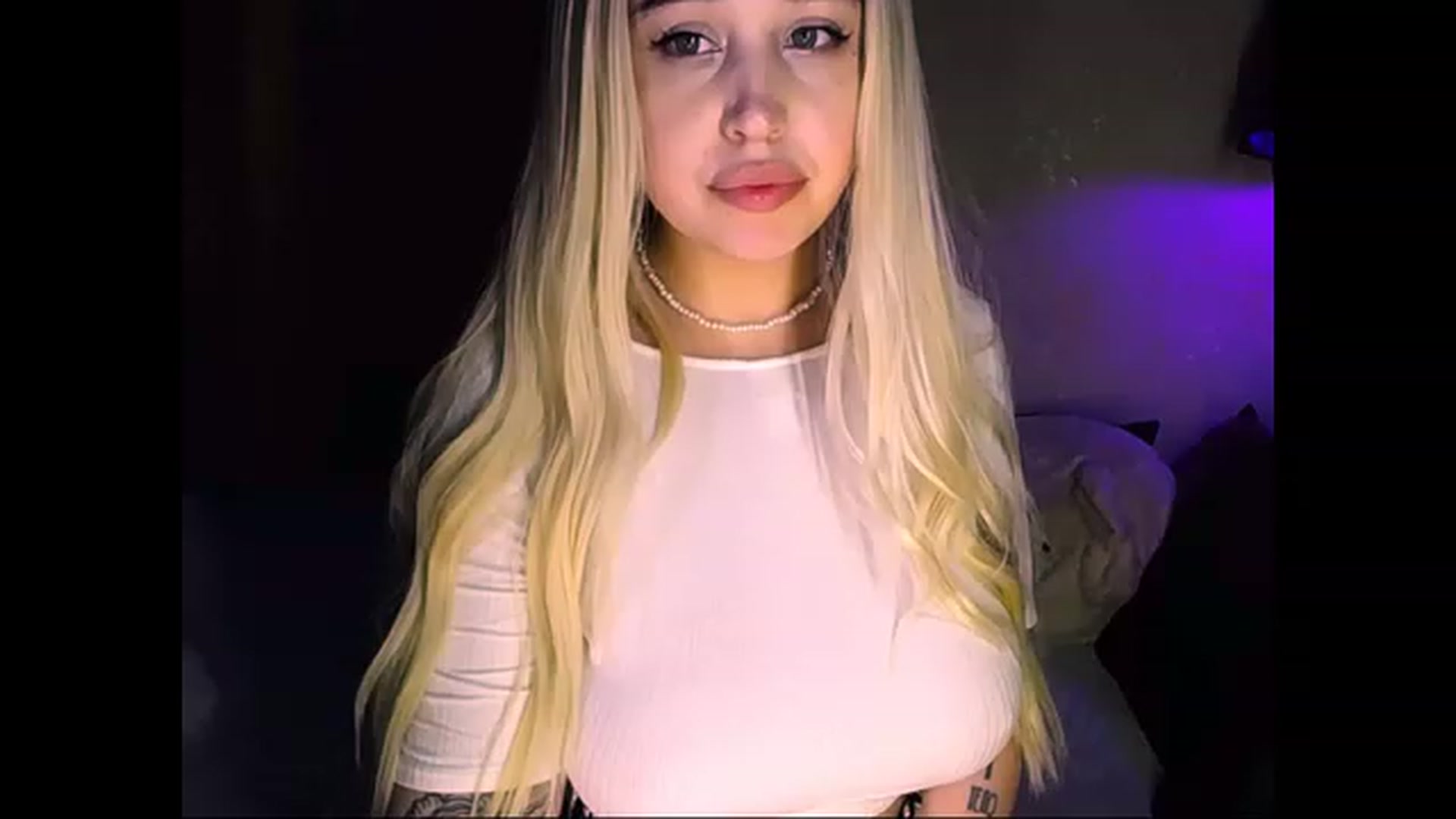 Gallery image thumbnail from Shy_Girll_'s myfreecams stream on, 12/17/2022, 10:53 image 15 of 20
