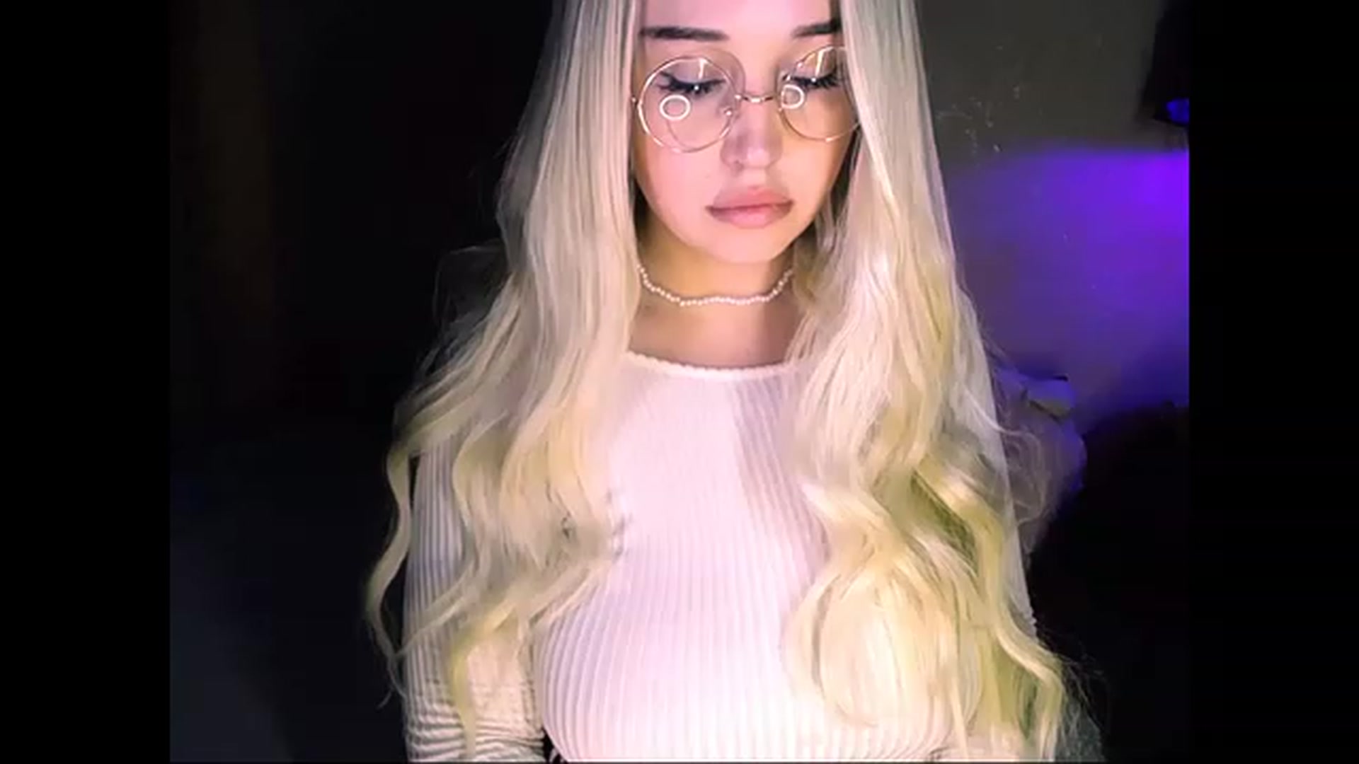 Gallery image thumbnail from Shy_Girll_'s myfreecams stream on, 12/22/2022, 11:21 image 9 of 20