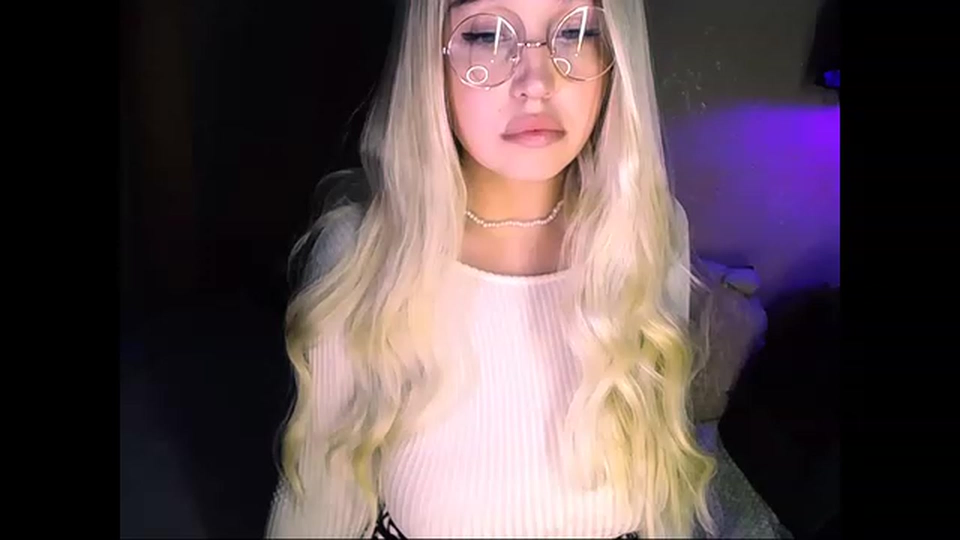 Gallery image thumbnail from Shy_Girll_'s myfreecams stream on, 12/22/2022, 11:21 image 10 of 20