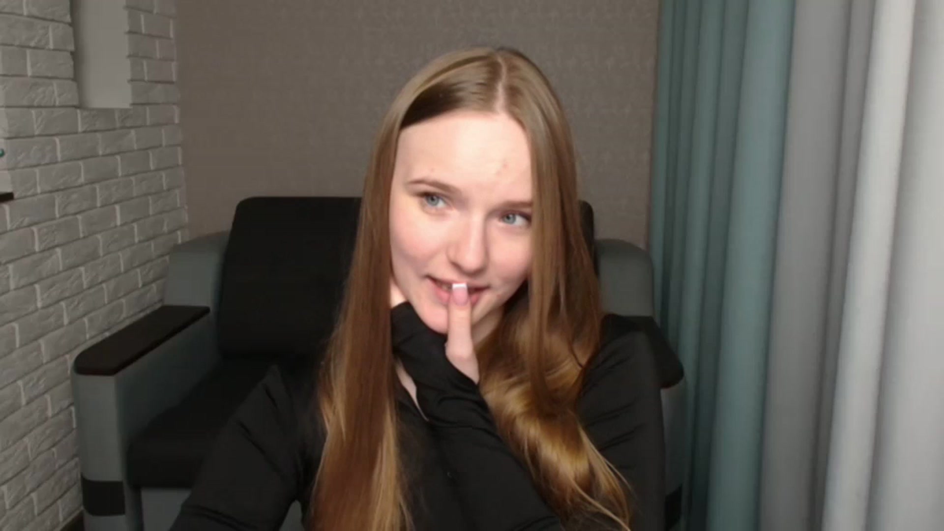 Gallery image thumbnail from Shy_Melany's myfreecams stream on, 05/04/2024, 20:18 image 14 of 20