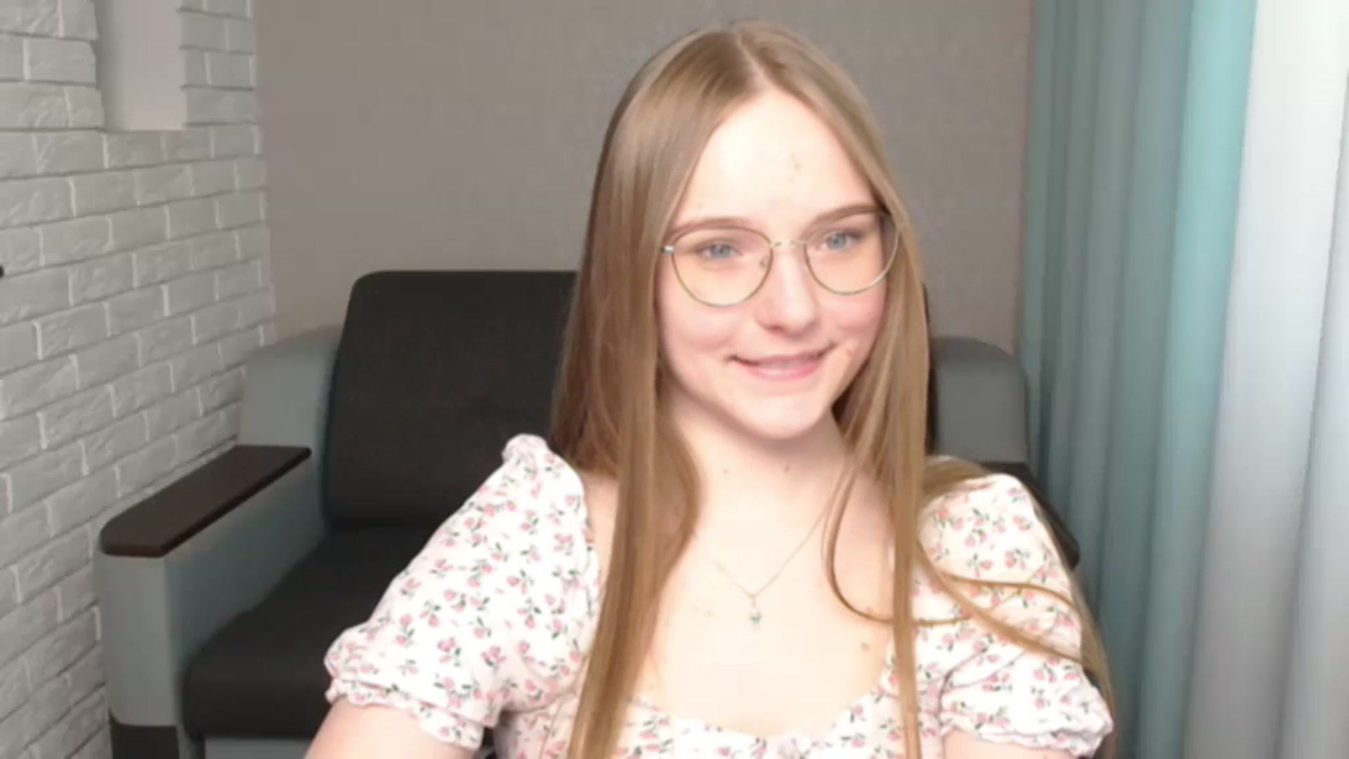 Gallery image thumbnail from Shy_Melany's myfreecams stream on, 05/07/2024, 15:11 image 10 of 20