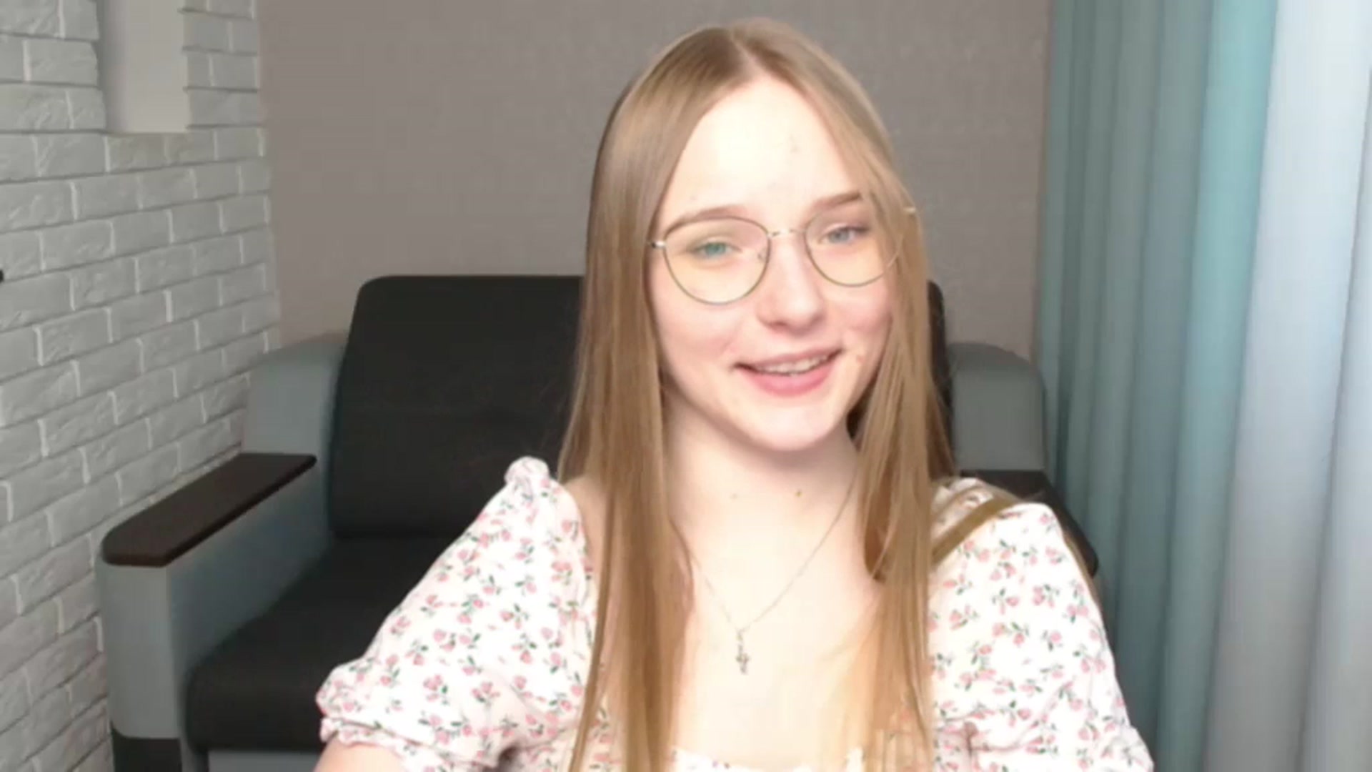 Gallery image thumbnail from Shy_Melany's myfreecams stream on, 05/07/2024, 15:11 image 16 of 20