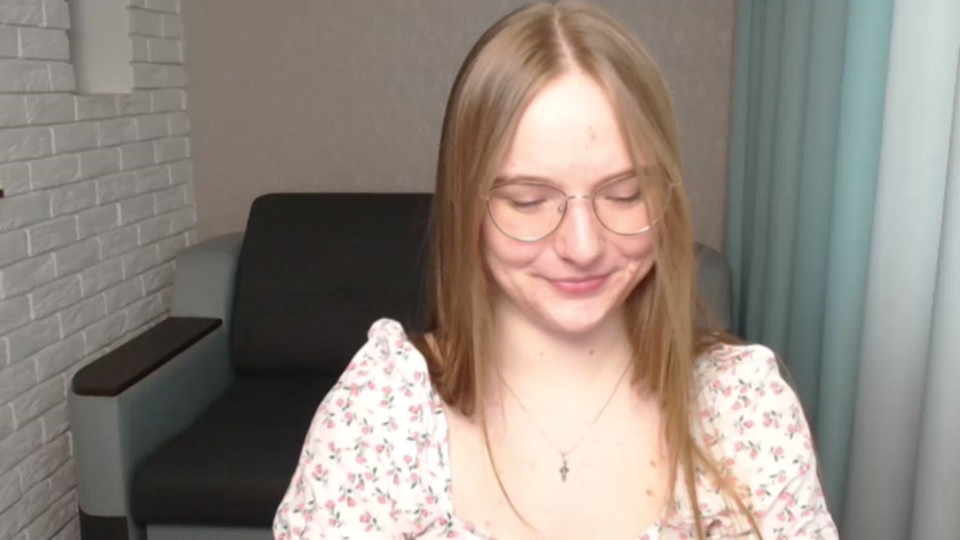 Gallery image thumbnail from Shy_Melany's myfreecams stream on, 05/07/2024, 15:11 image 6 of 20