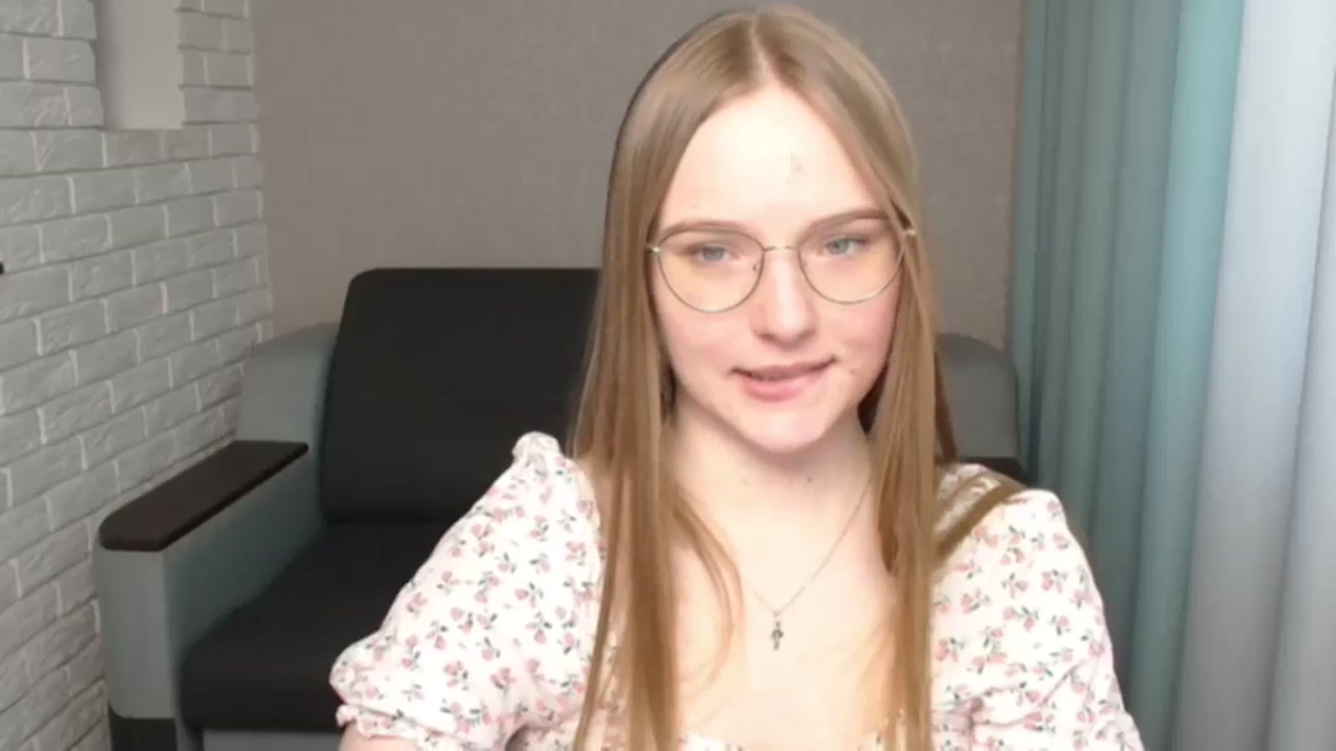 Gallery image thumbnail from Shy_Melany's myfreecams stream on, 05/07/2024, 15:11 image 15 of 20