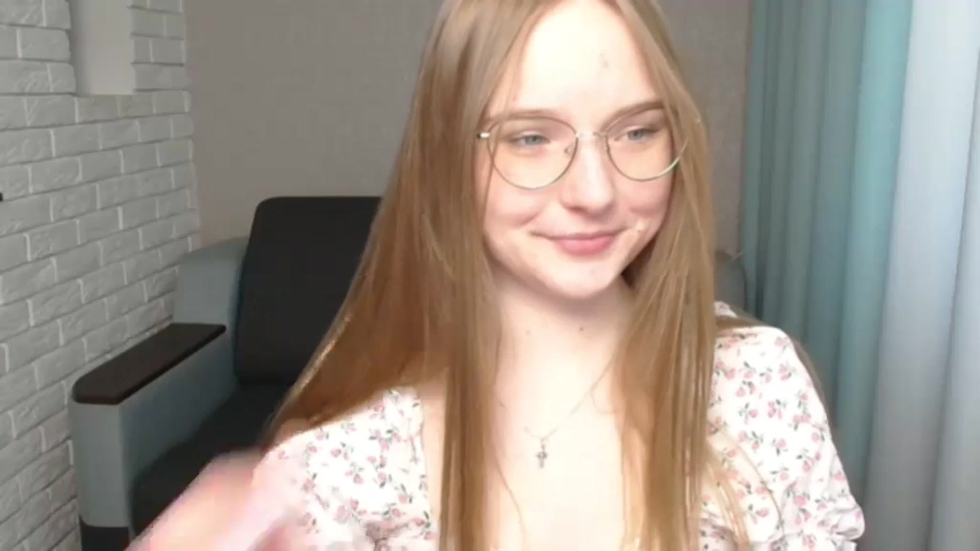 Gallery image thumbnail from Shy_Melany's myfreecams stream on, 05/07/2024, 15:11 image 17 of 20