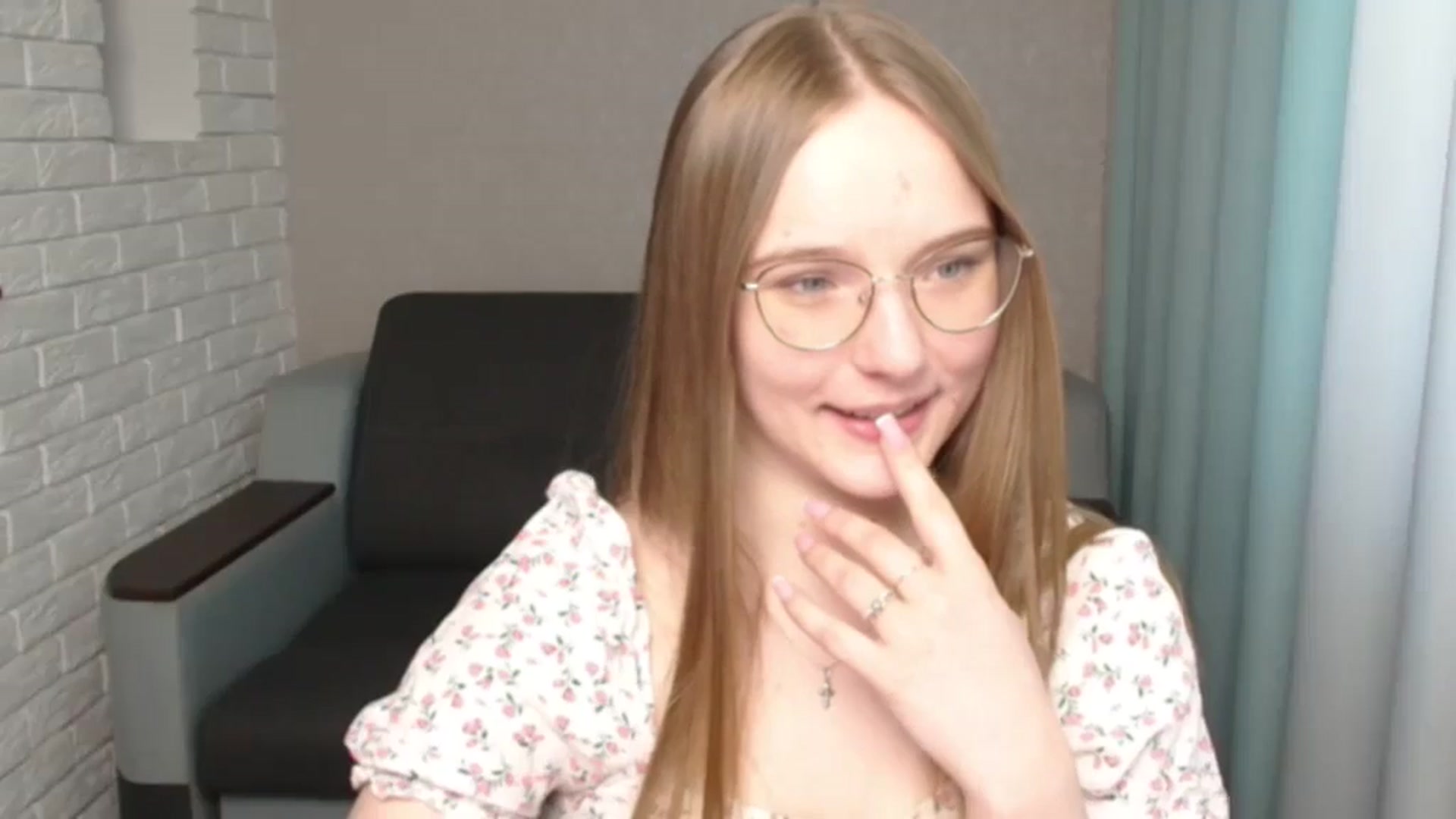 Gallery image thumbnail from Shy_Melany's myfreecams stream on, 05/07/2024, 15:11 image 12 of 20