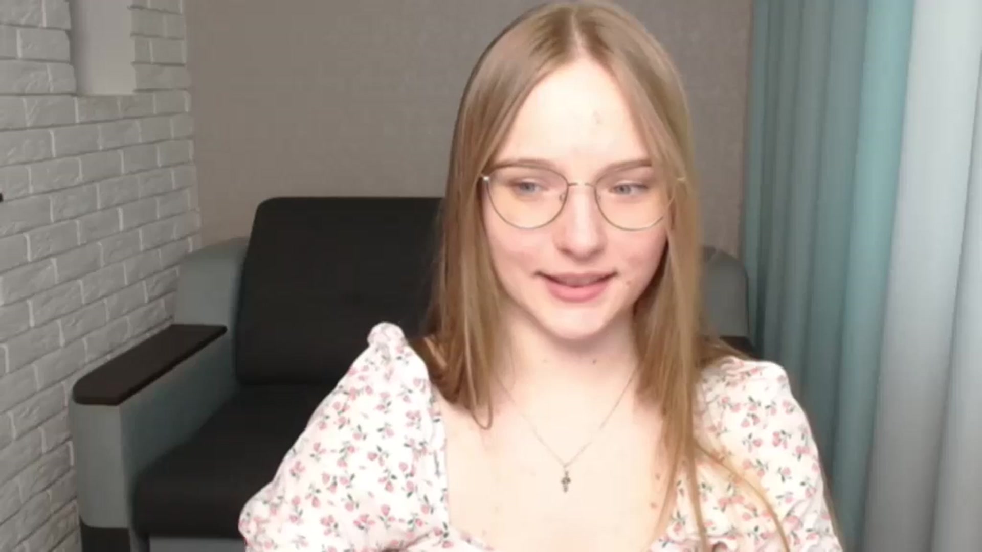 Gallery image thumbnail from Shy_Melany's myfreecams stream on, 05/07/2024, 15:11 image 5 of 20