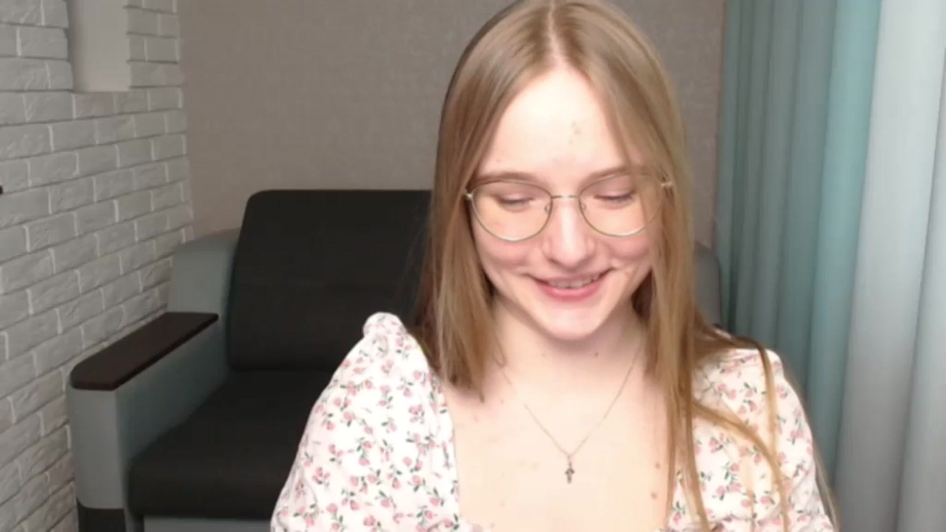 Gallery image thumbnail from Shy_Melany's myfreecams stream on, 05/07/2024, 15:11 image 3 of 20