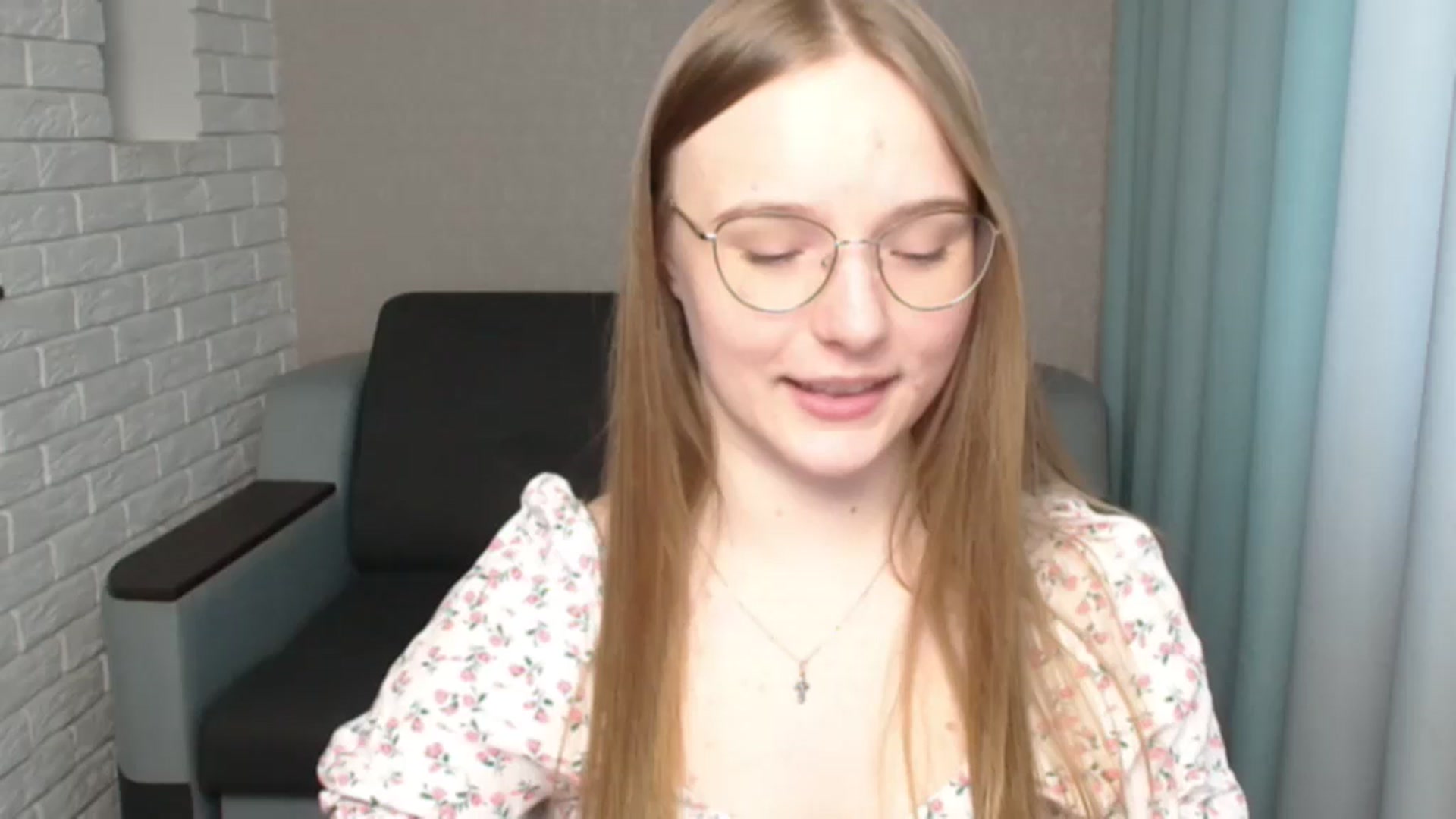 Gallery image thumbnail from Shy_Melany's myfreecams stream on, 05/07/2024, 15:11 image 19 of 20