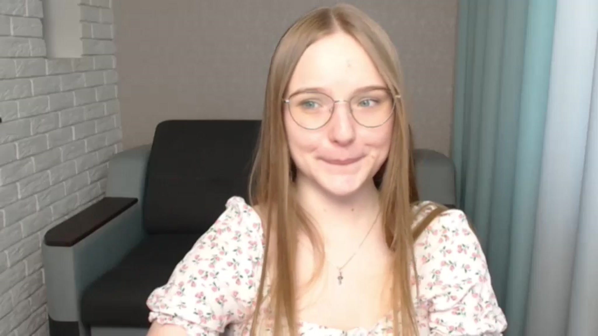 Gallery image thumbnail from Shy_Melany's myfreecams stream on, 05/07/2024, 15:11 image 14 of 20
