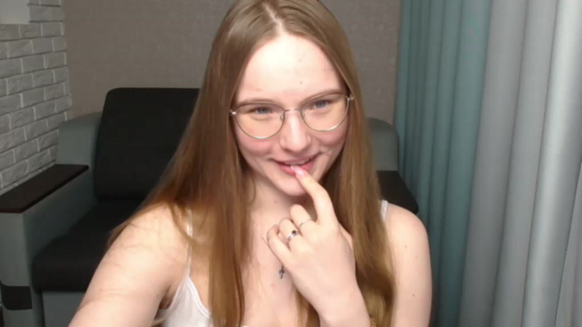Gallery image thumbnail from Shy_Melany's myfreecams stream on, 05/14/2024, 20:02 image 2 of 20