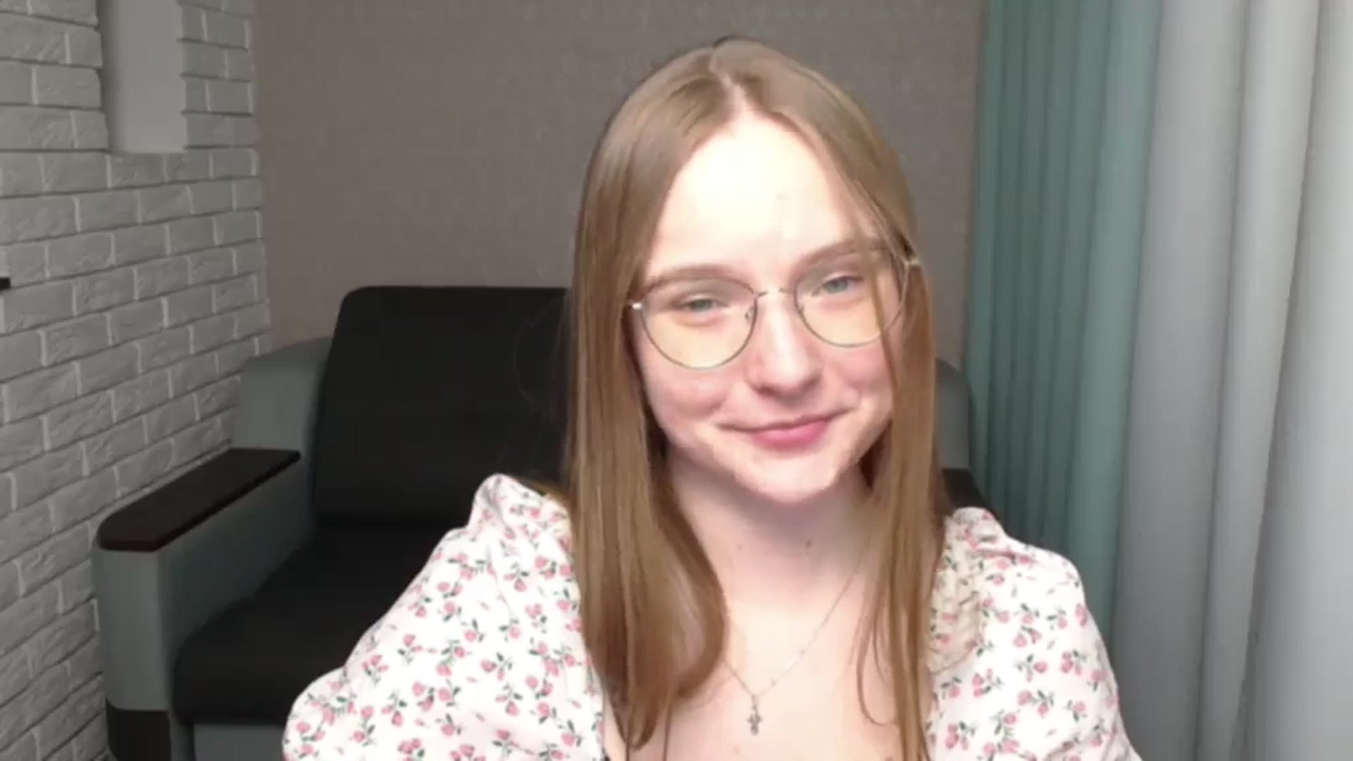 Gallery image thumbnail from Shy_Melany's myfreecams stream on, 05/26/2024, 21:08 image 4 of 20