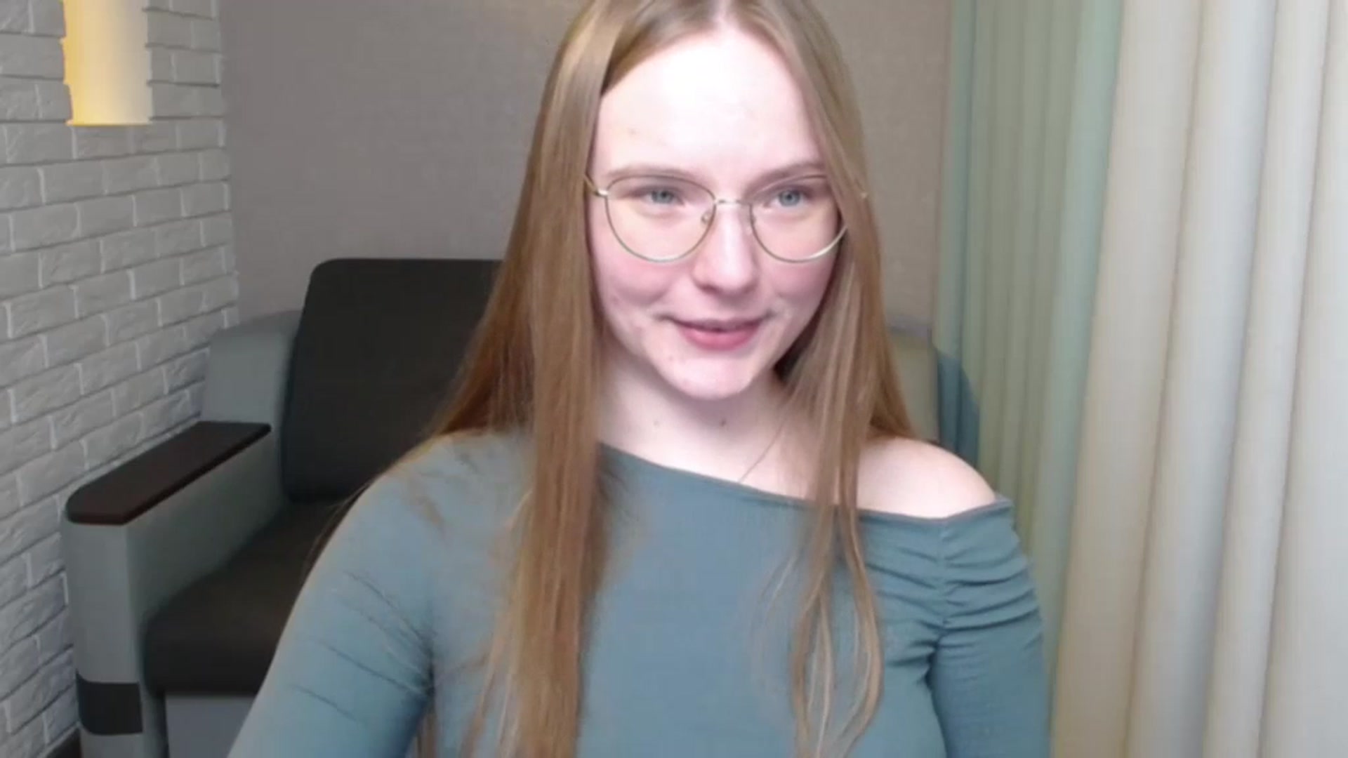 Gallery image thumbnail from Shy_Melany's myfreecams stream on, 05/28/2024, 20:11 image 7 of 20