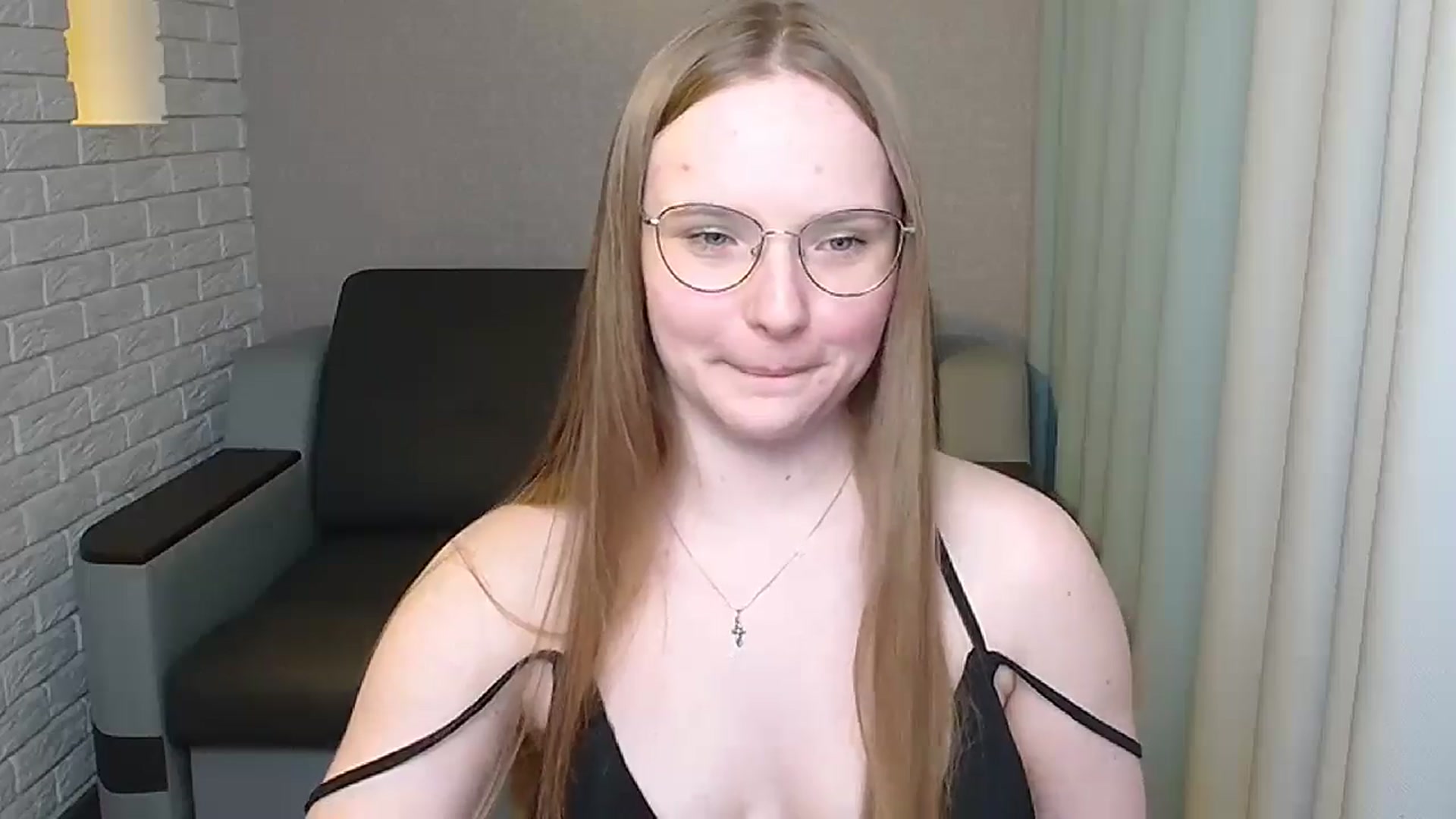 Gallery image thumbnail from Shy_Melany's myfreecams stream on, 06/19/2024, 21:09 image 7 of 20