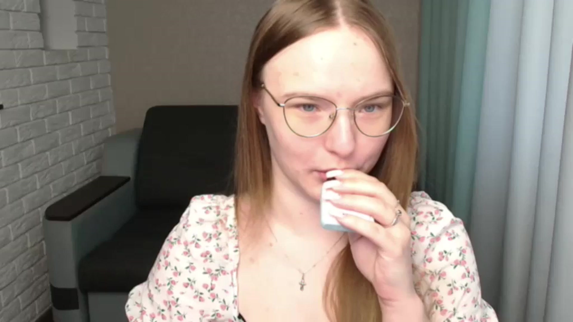 Gallery image thumbnail from Shy_Melany's myfreecams stream on, 06/26/2024, 10:46 image 15 of 20