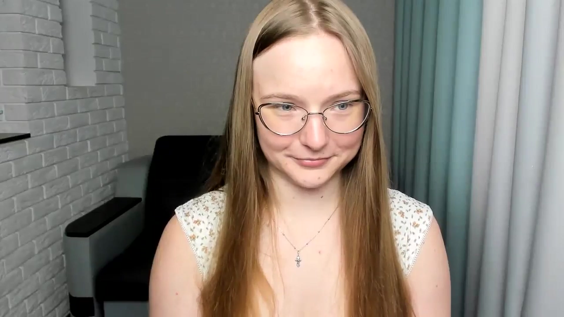 Gallery image thumbnail from Shy_Melany's myfreecams stream on, 08/21/2024, 13:42 image 17 of 20