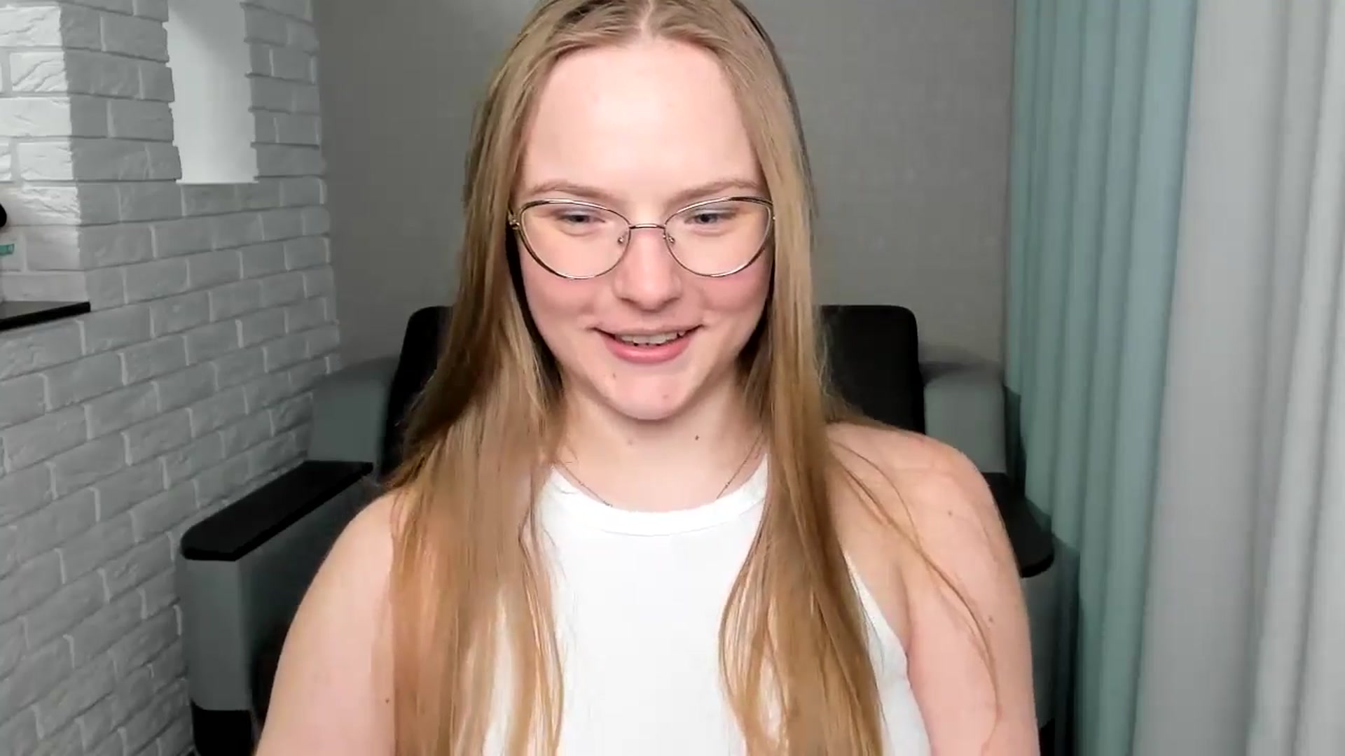 Gallery image thumbnail from Shy_Melany's myfreecams stream on, 09/09/2024, 18:22 image 9 of 20