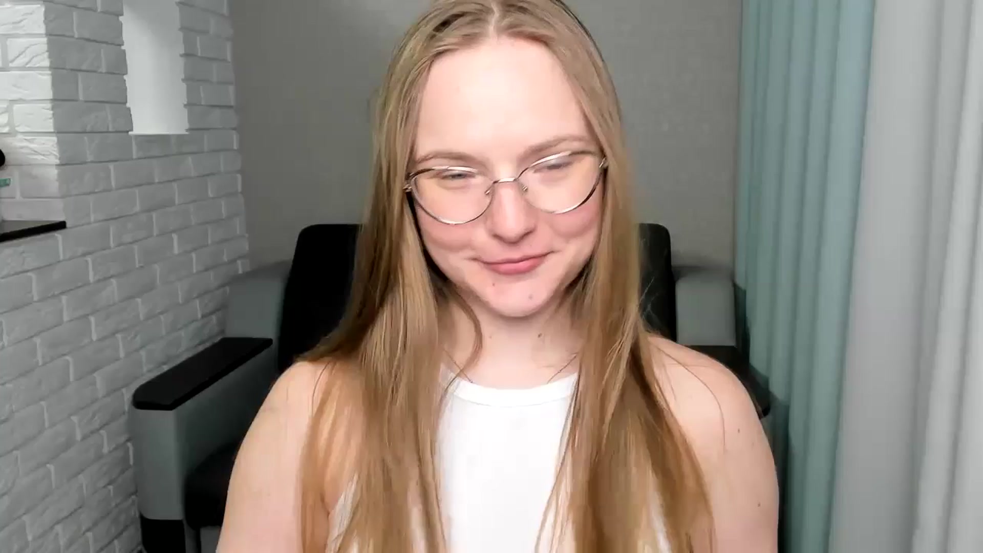 Gallery image thumbnail from Shy_Melany's myfreecams stream on, 09/09/2024, 18:22 image 14 of 20