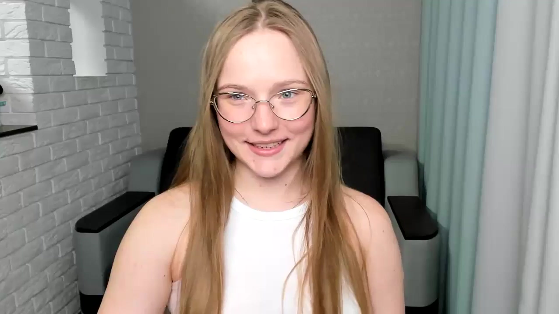 Gallery image thumbnail from Shy_Melany's myfreecams stream on, 09/09/2024, 18:22 image 17 of 20