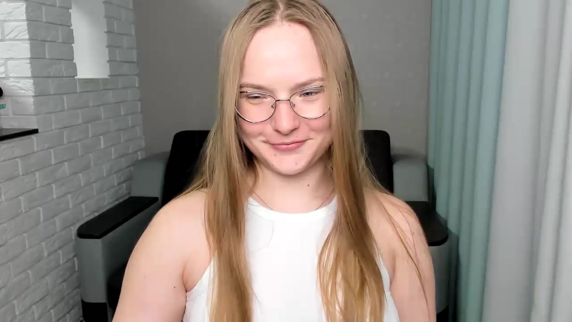 Gallery image thumbnail from Shy_Melany's myfreecams stream on, 09/09/2024, 18:22 image 10 of 20