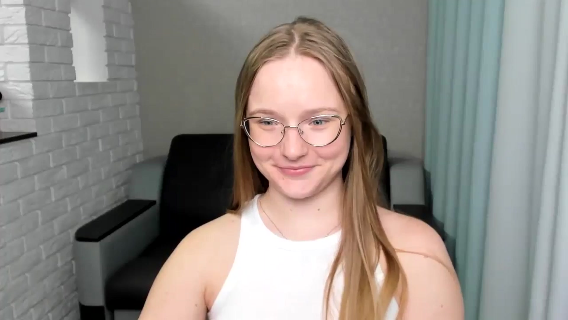 Gallery image thumbnail from Shy_Melany's myfreecams stream on, 09/09/2024, 20:27 image 11 of 20