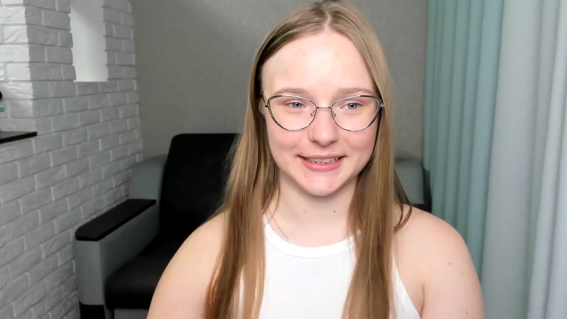 Gallery image thumbnail from Shy_Melany's myfreecams stream on, 09/09/2024, 20:27 image 7 of 20