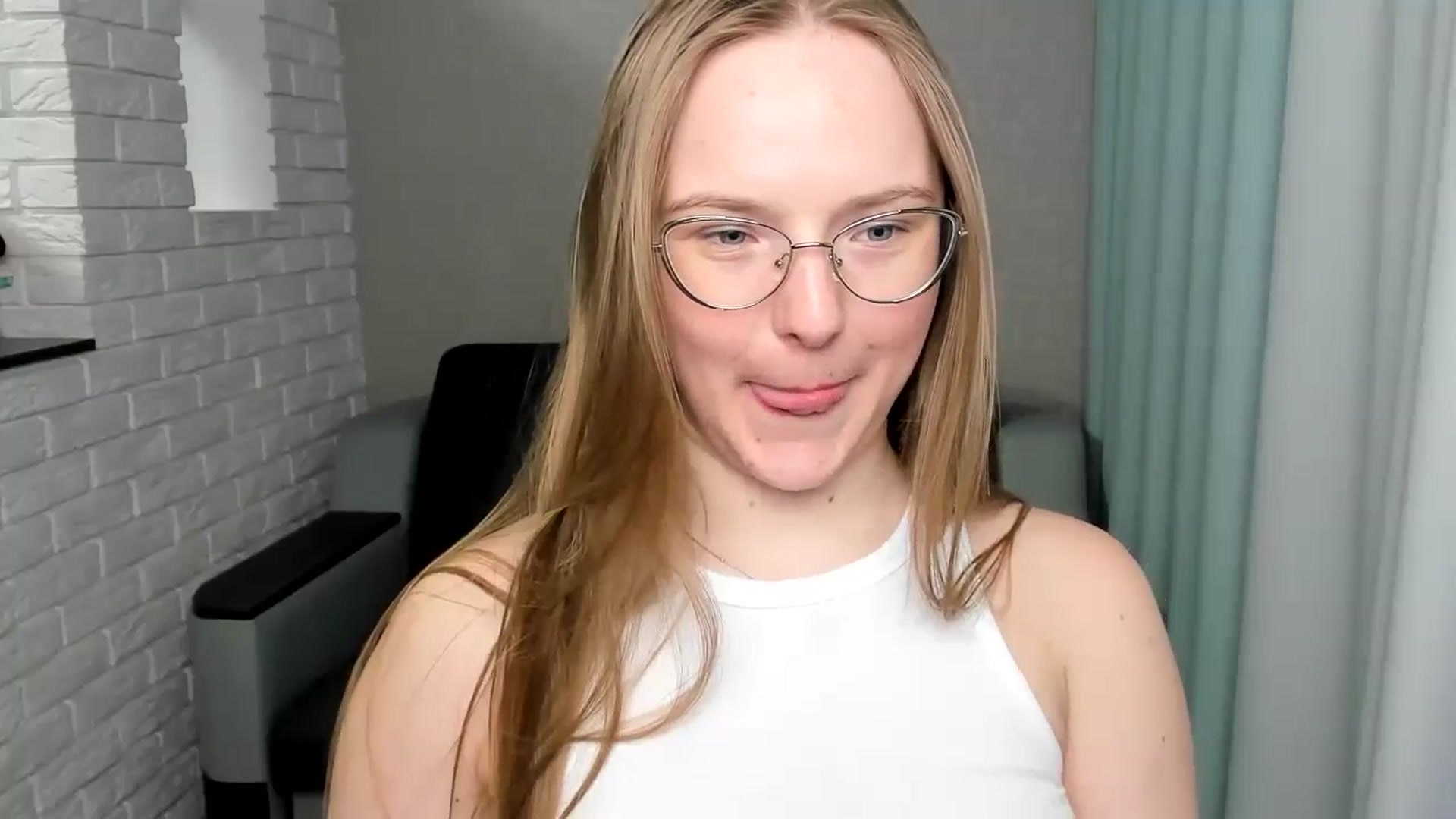 Gallery image thumbnail from Shy_Melany's myfreecams stream on, 09/09/2024, 20:27 image 15 of 20