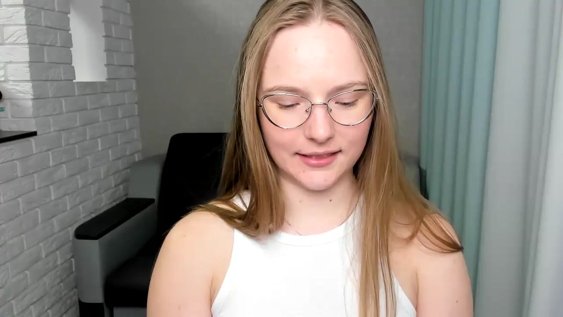 Gallery image thumbnail from Shy_Melany's myfreecams stream on, 09/09/2024, 20:27 image 17 of 20