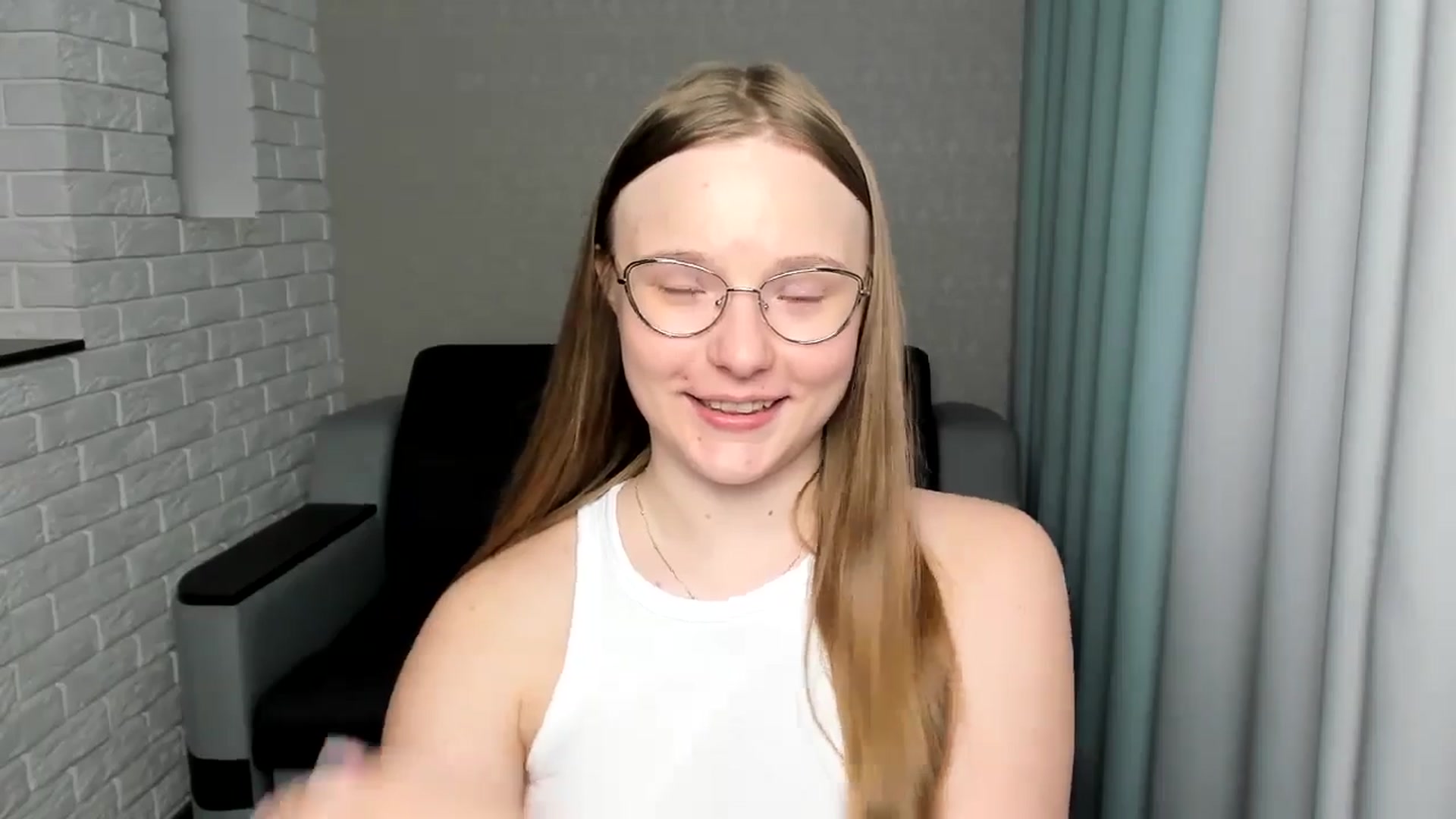 Gallery image thumbnail from Shy_Melany's myfreecams stream on, 09/12/2024, 13:54 image 19 of 20