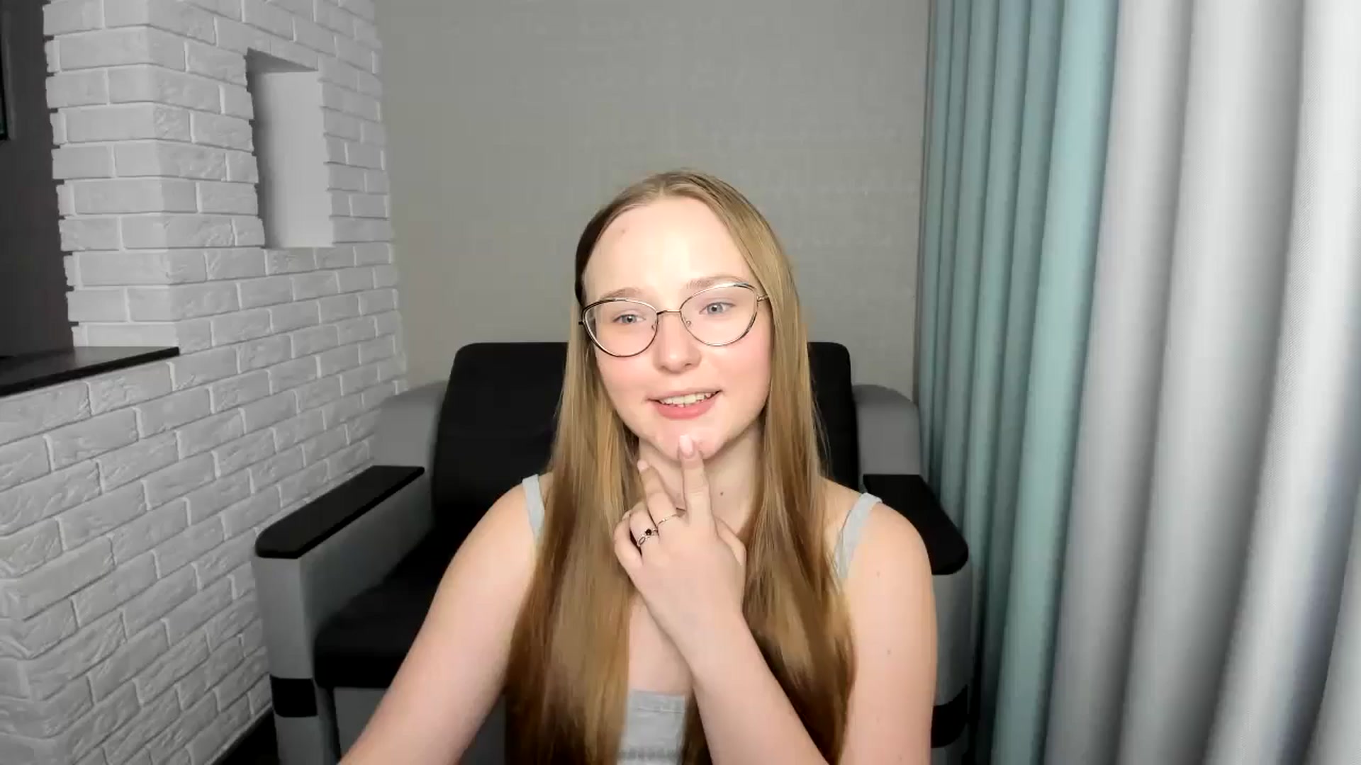 Gallery image thumbnail from Shy_Melany's myfreecams stream on, 09/19/2024, 14:41 image 15 of 20