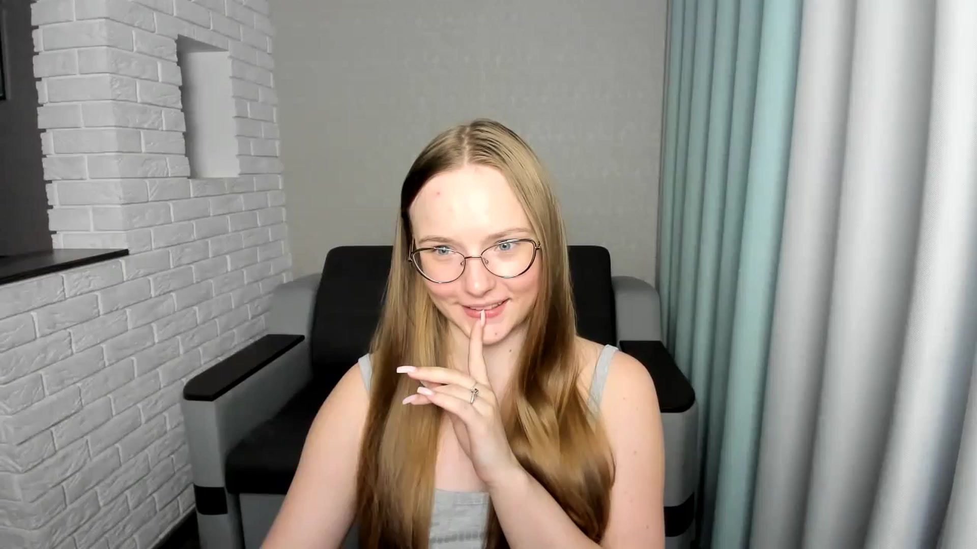 Gallery image thumbnail from Shy_Melany's myfreecams stream on, 09/19/2024, 14:41 image 16 of 20