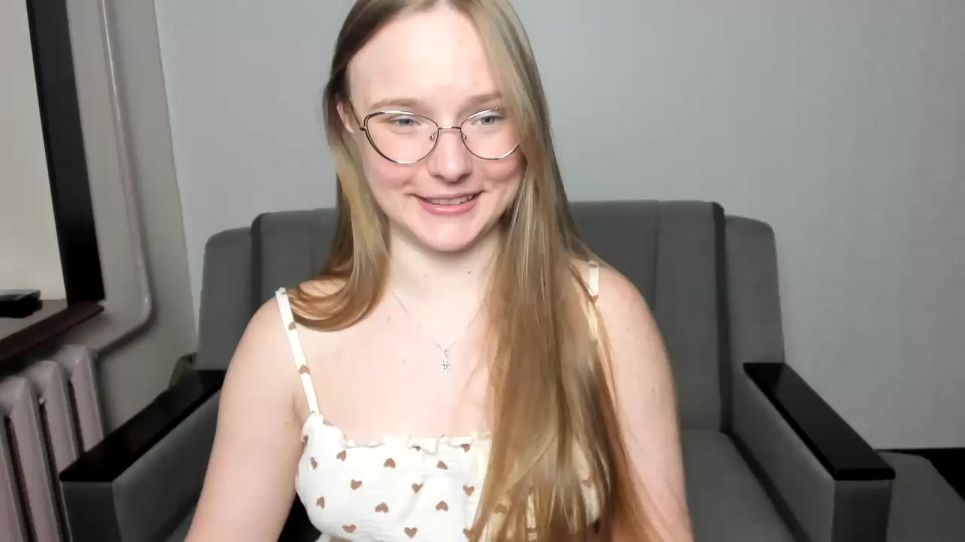 Gallery image thumbnail from Shy_Melany's myfreecams stream on, 09/30/2024, 22:25 image 15 of 20