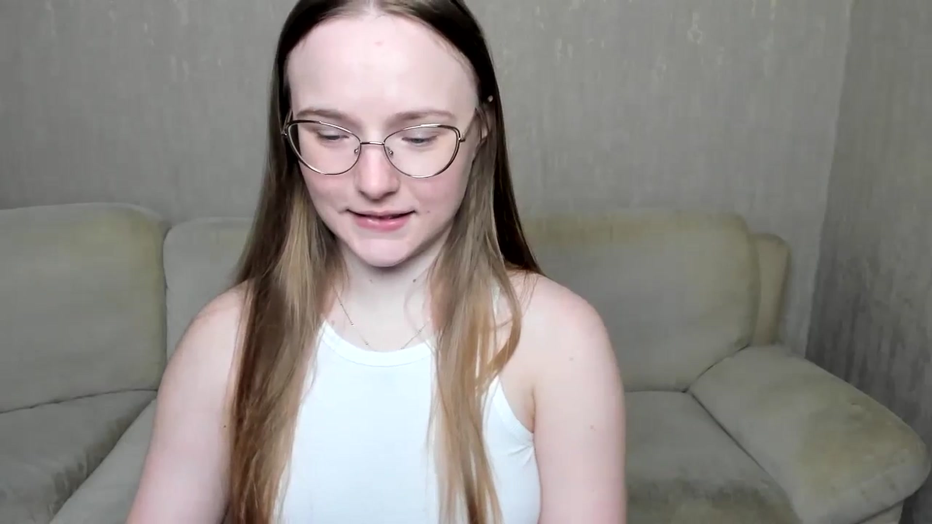 Gallery image thumbnail from Shy_Melany's myfreecams stream on, 10/05/2024, 13:10 image 17 of 20
