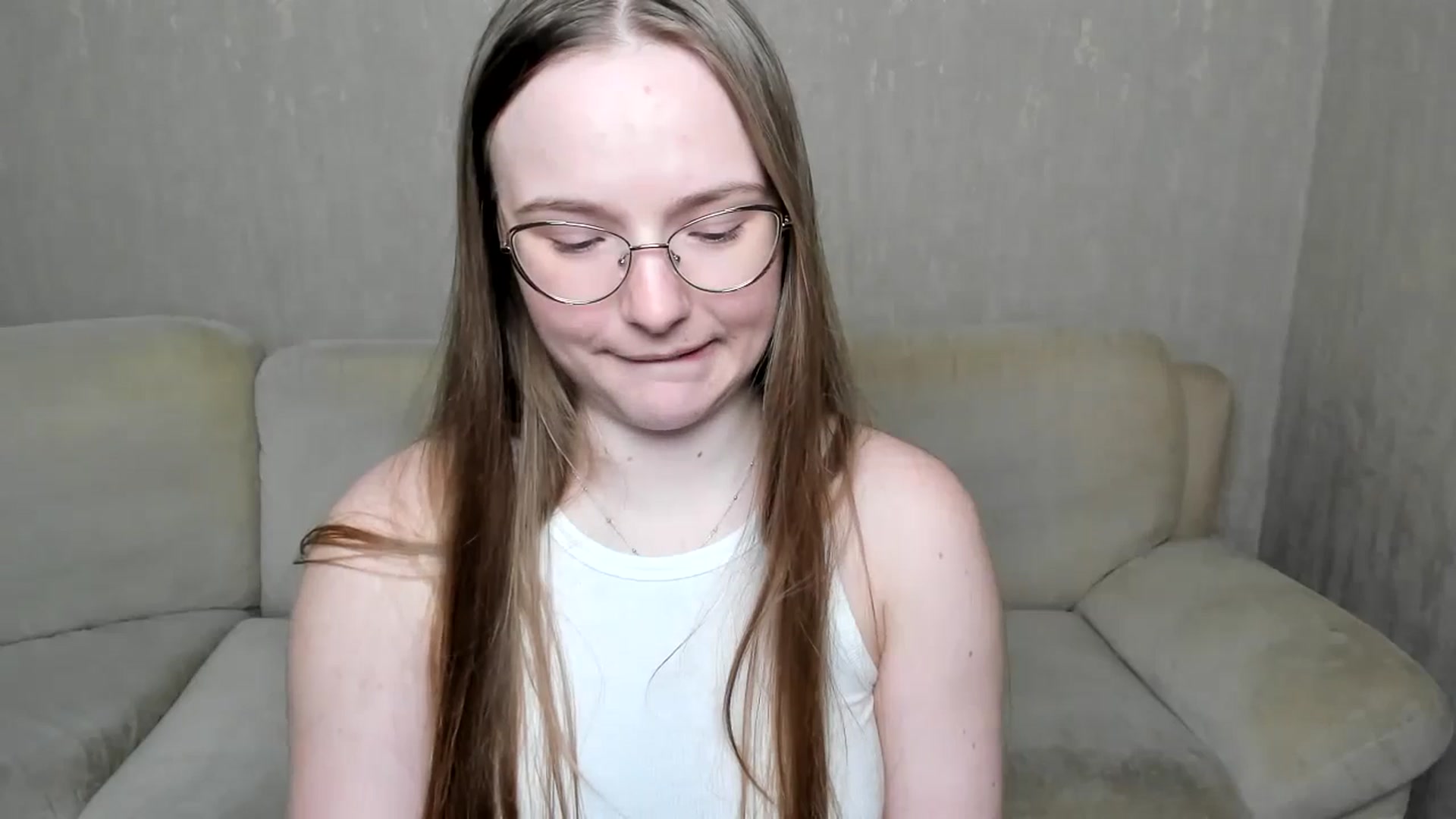Gallery image thumbnail from Shy_Melany's myfreecams stream on, 10/05/2024, 14:10 image 13 of 20