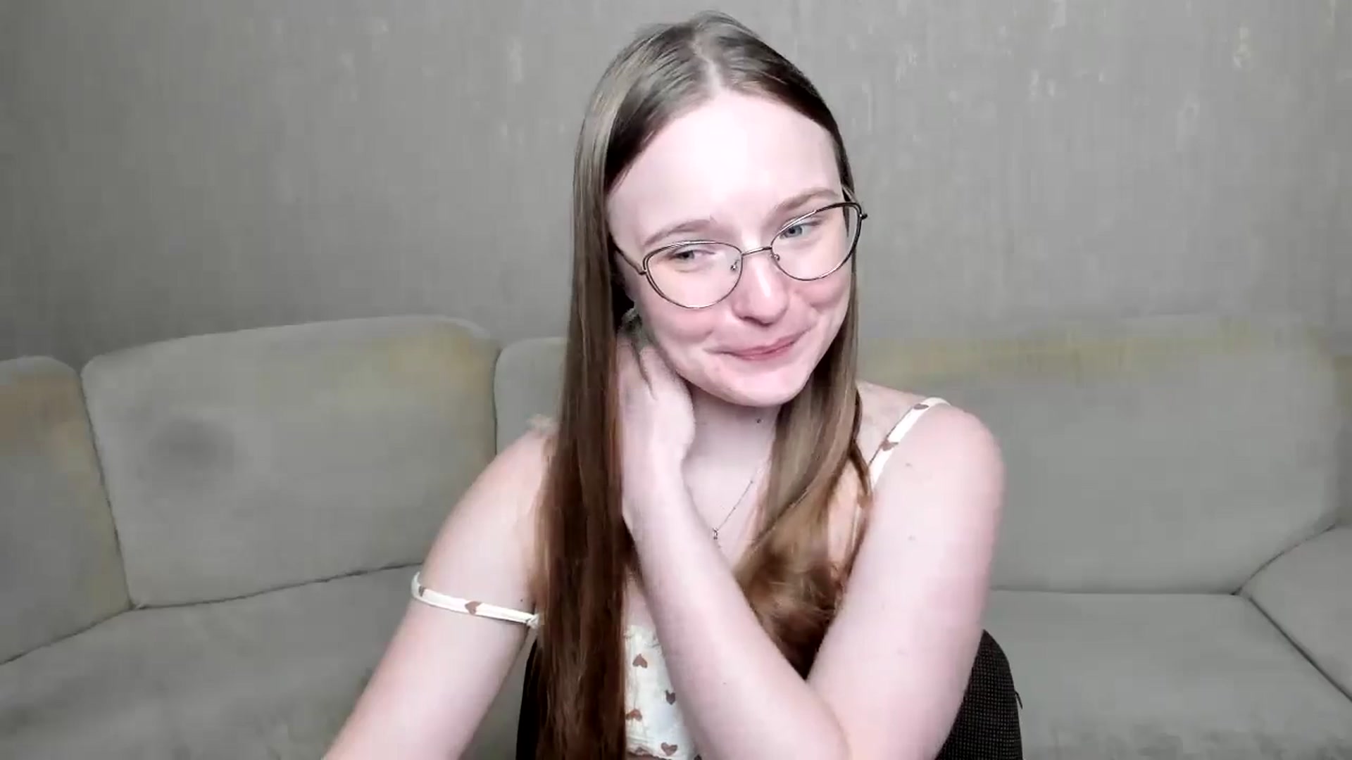 Gallery image thumbnail from Shy_Melany's myfreecams stream on, 10/21/2024, 08:29 image 13 of 20