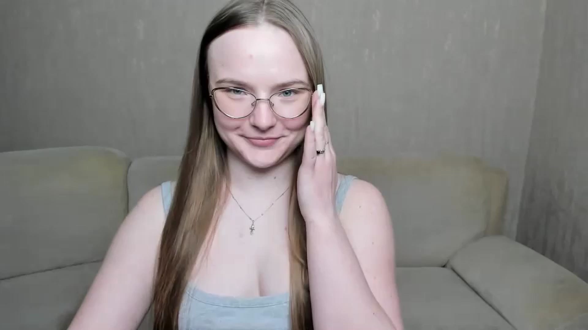 Gallery image thumbnail from Shy_Melany's myfreecams stream on, 12/14/2024, 18:10 image 18 of 20