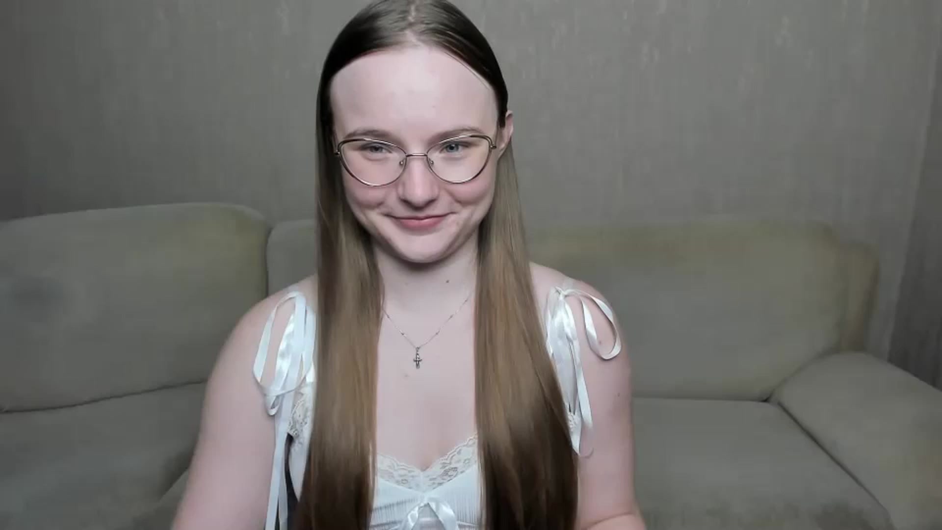 Gallery image thumbnail from Shy_Melany's myfreecams stream on, 12/22/2024, 20:21 image 8 of 20
