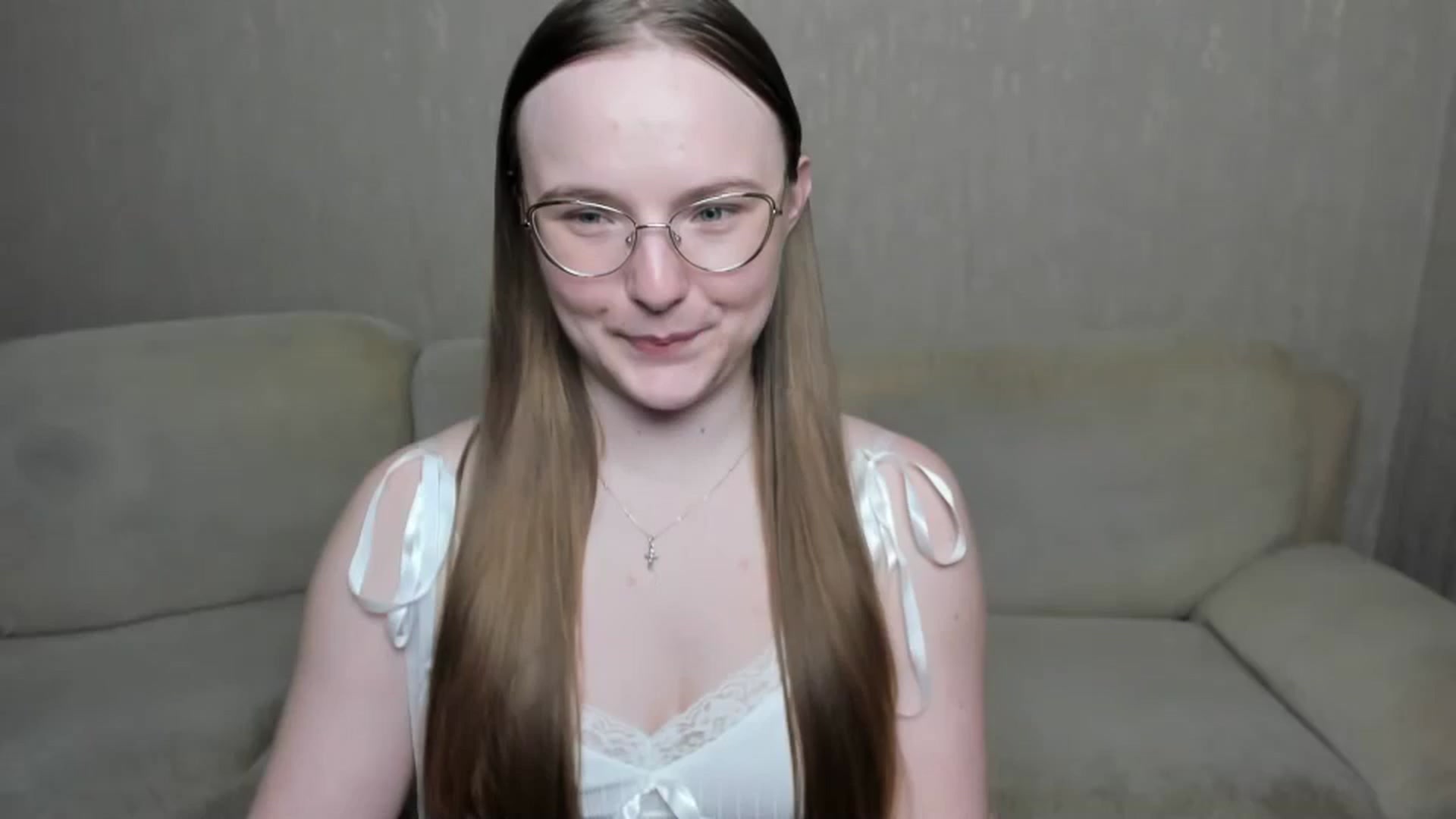 Gallery image thumbnail from Shy_Melany's myfreecams stream on, 12/22/2024, 20:21 image 4 of 20