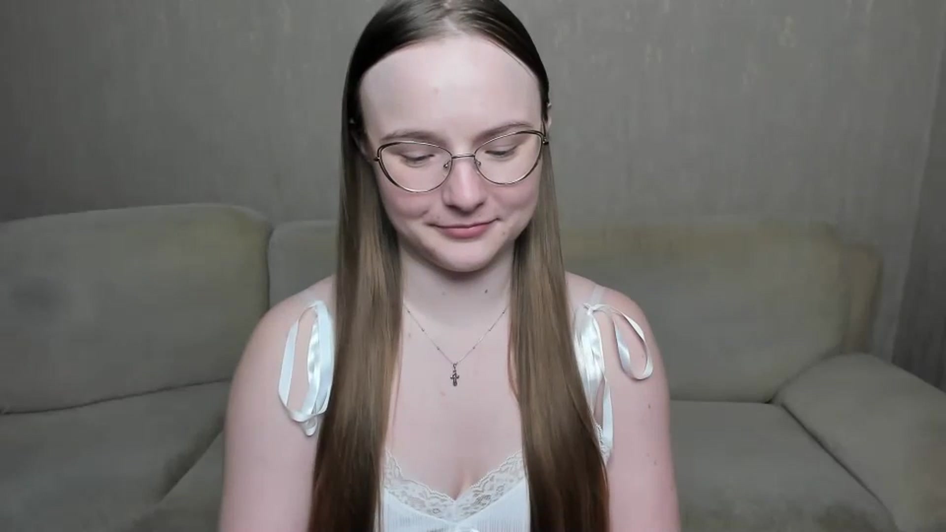 Gallery image thumbnail from Shy_Melany's myfreecams stream on, 12/22/2024, 20:21 image 14 of 20