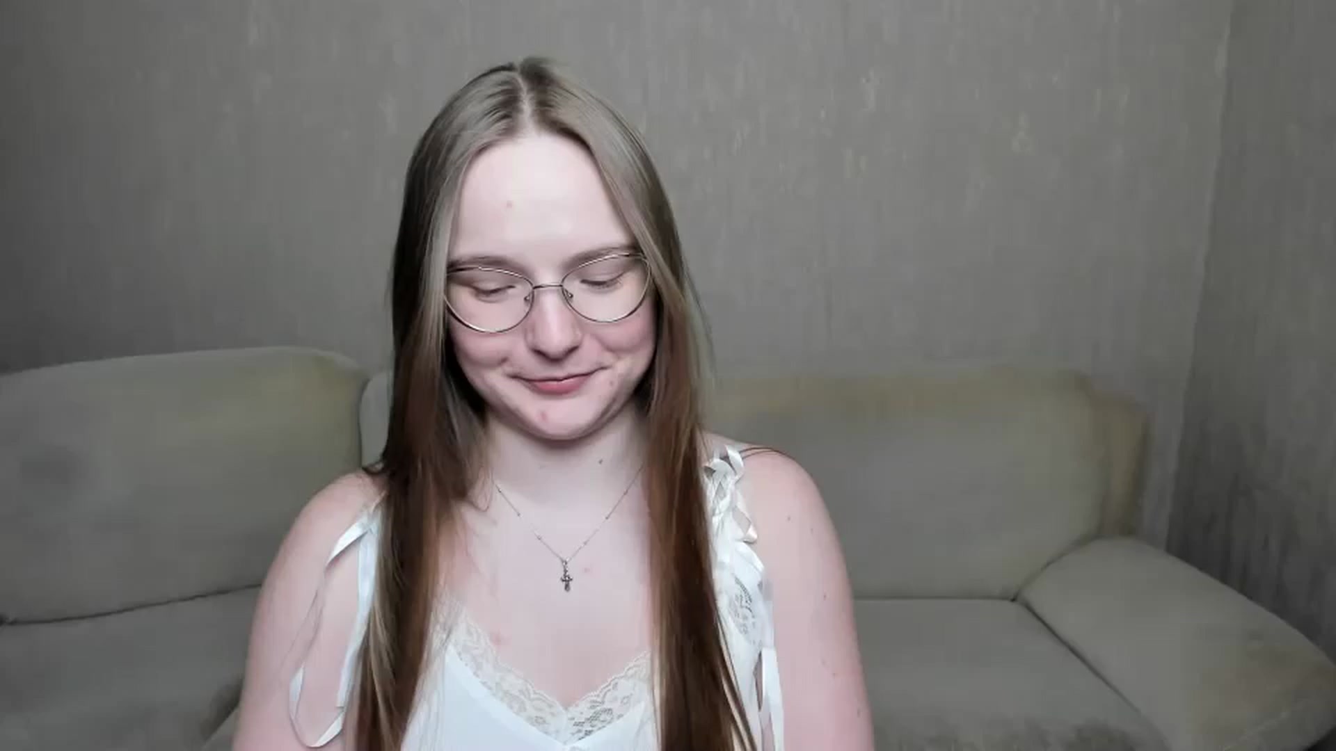 Gallery image thumbnail from Shy_Melany's myfreecams stream on, 12/30/2024, 21:25 image 14 of 20