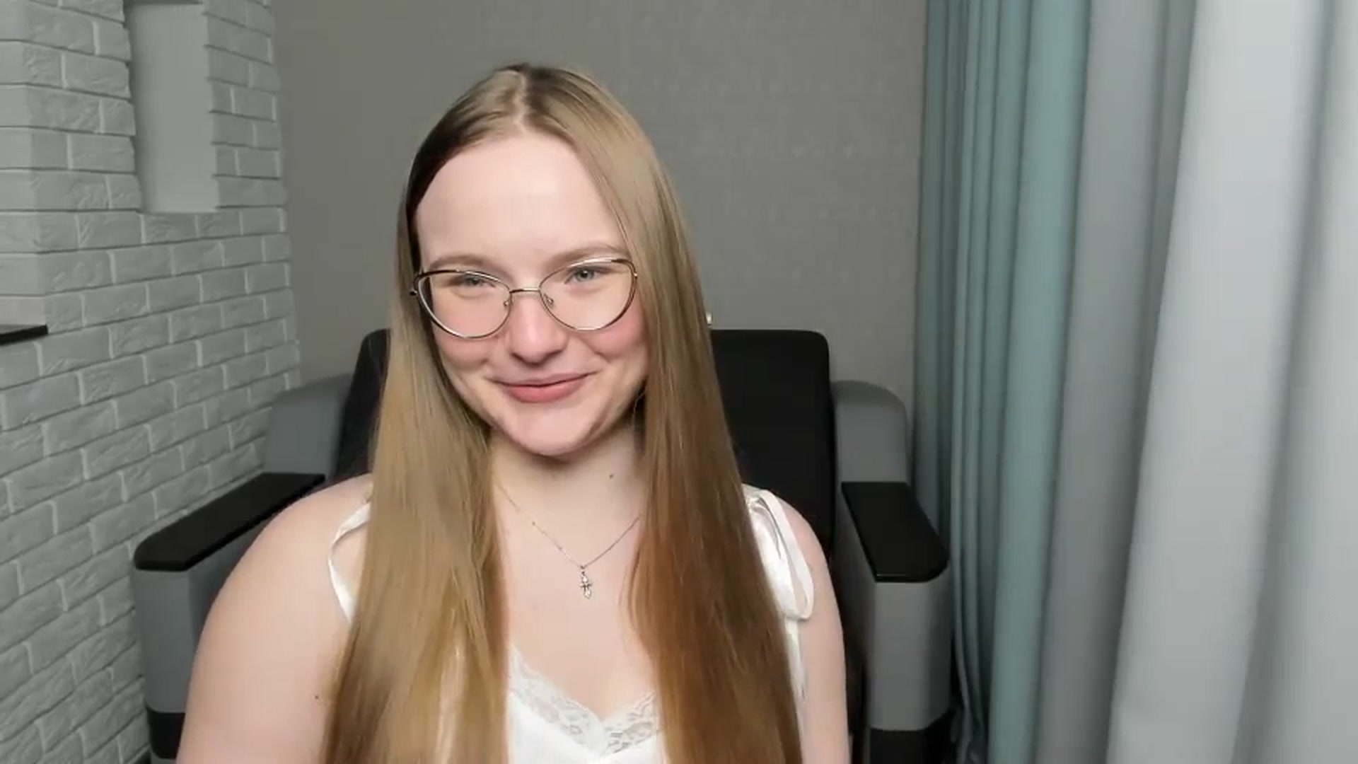 Gallery image thumbnail from Shy_Melany's myfreecams stream on, 01/09/2025, 15:02 image 4 of 20