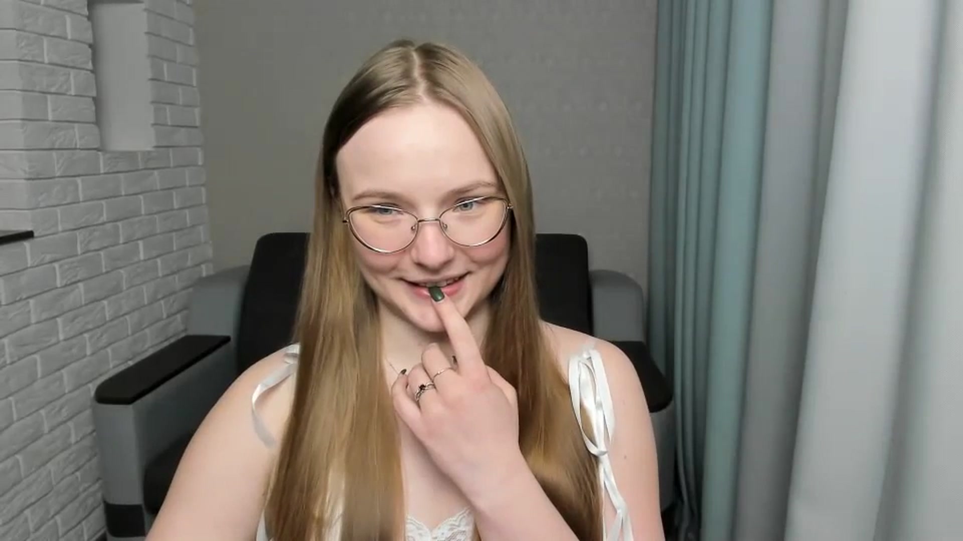 Gallery image thumbnail from Shy_Melany's myfreecams stream on, 01/09/2025, 15:02 image 17 of 20