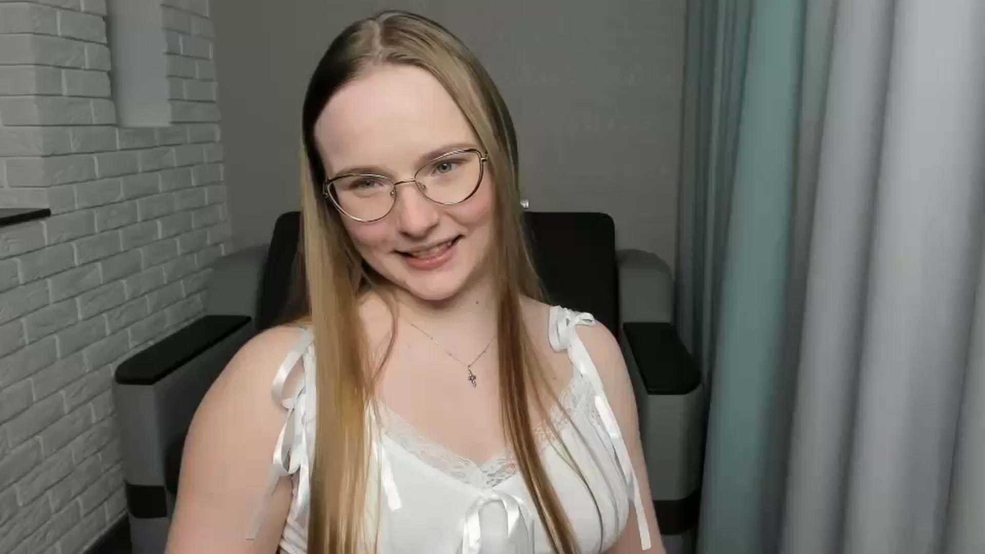 Gallery image thumbnail from Shy_Melany's myfreecams stream on, 01/09/2025, 21:56 image 18 of 20
