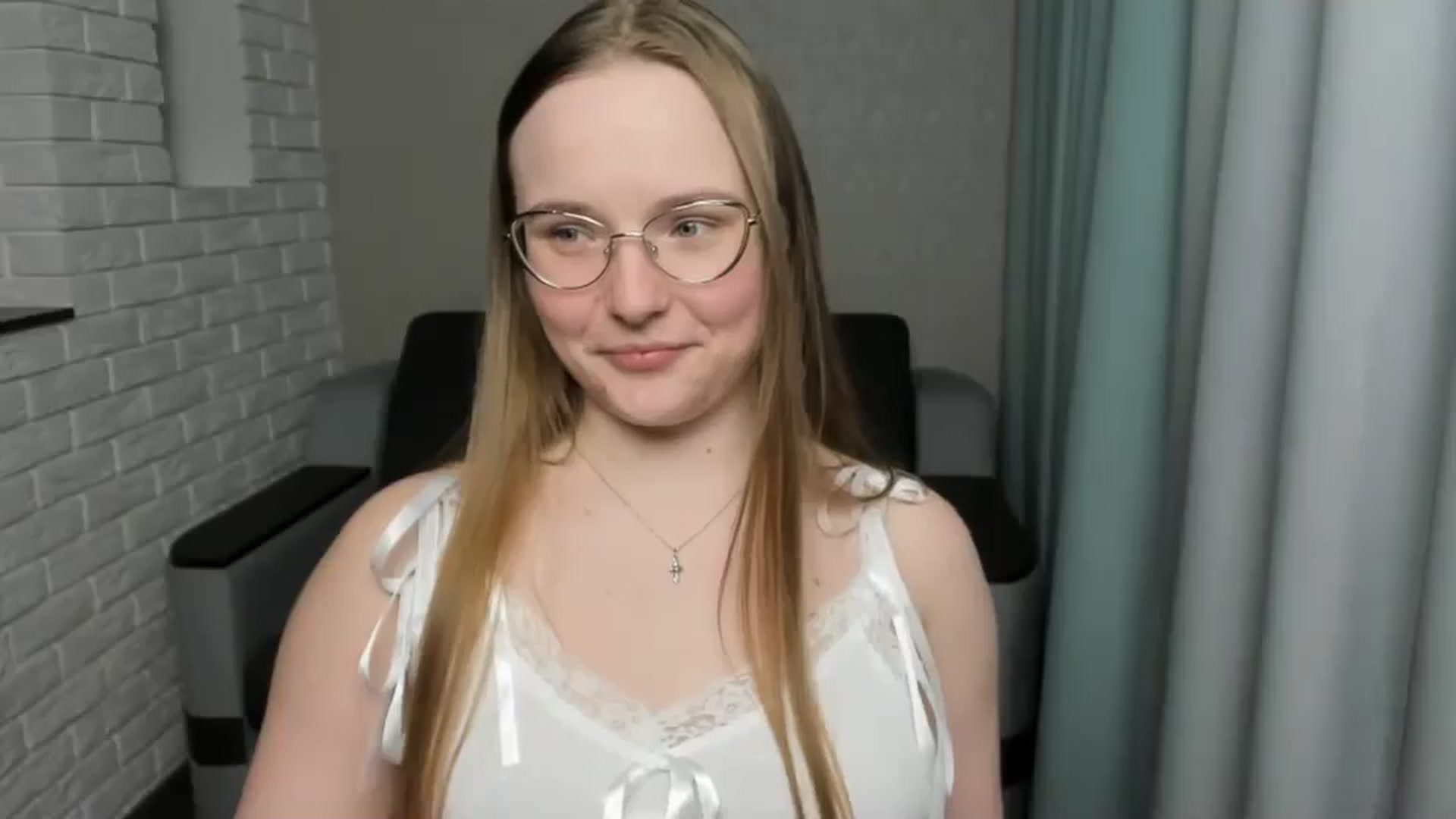 Gallery image thumbnail from Shy_Melany's myfreecams stream on, 01/09/2025, 21:56 image 17 of 20