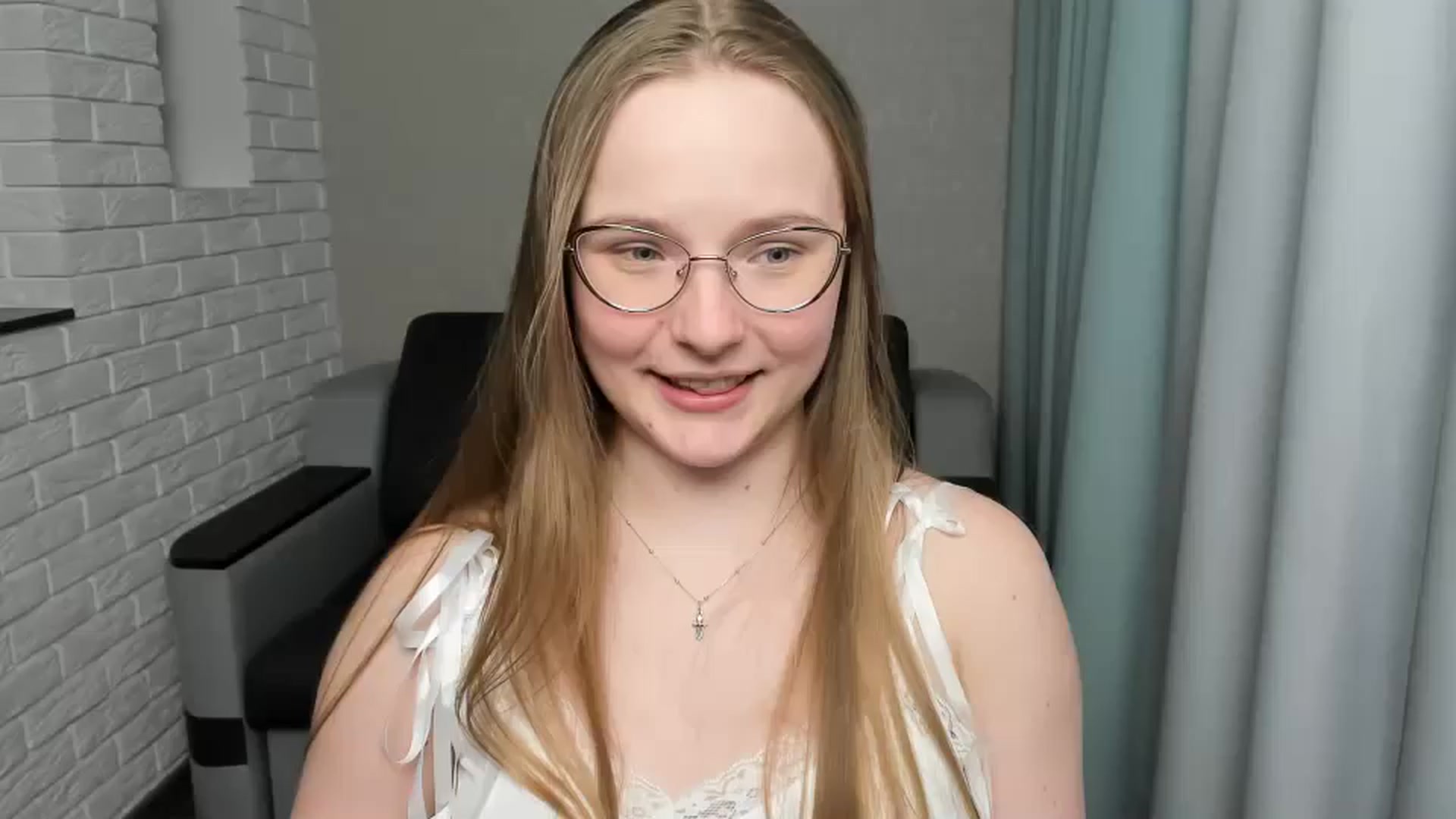 Gallery image thumbnail from Shy_Melany's myfreecams stream on, 01/09/2025, 21:56 image 2 of 20
