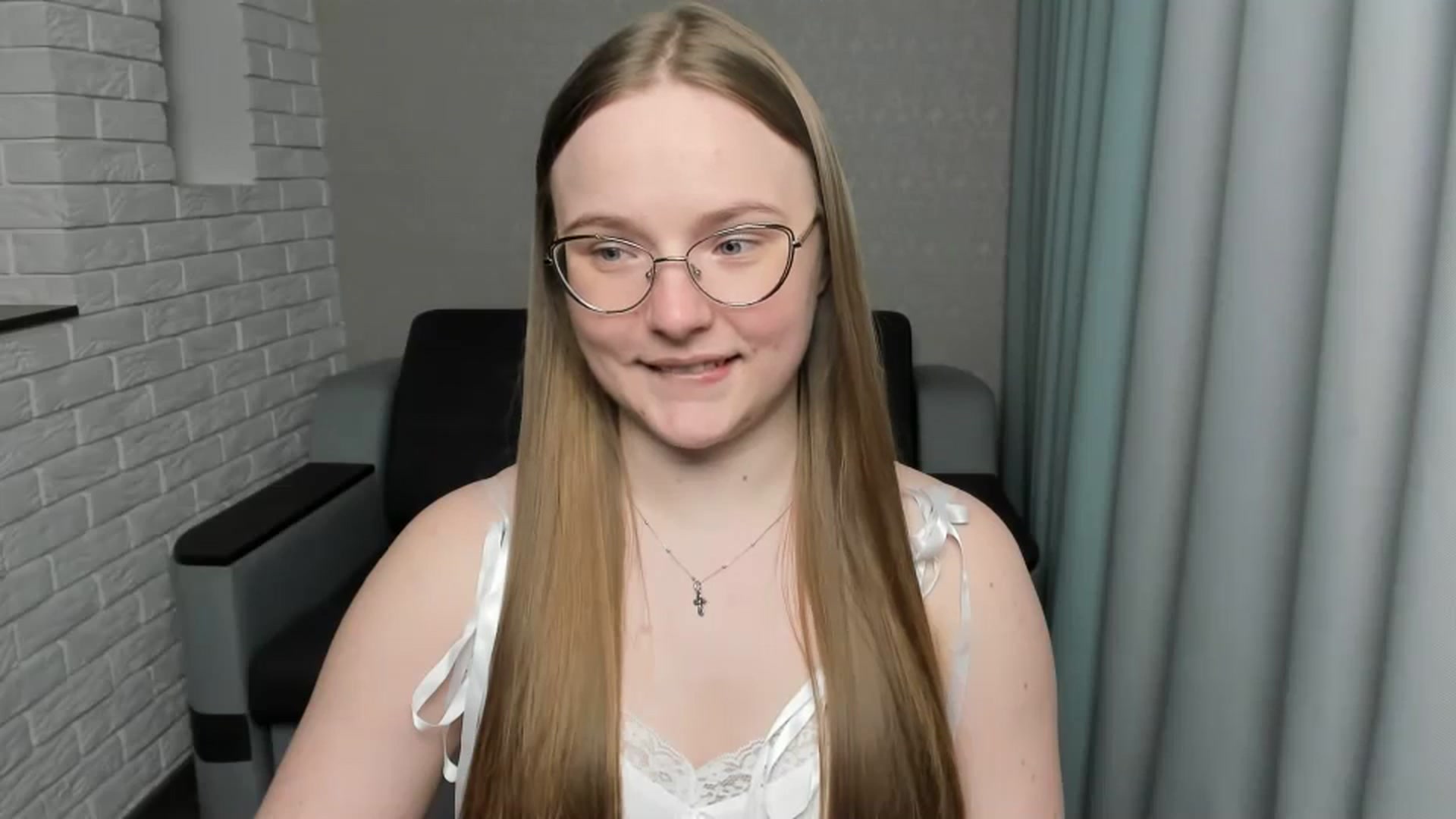 Gallery image thumbnail from Shy_Melany's myfreecams stream on, 01/11/2025, 22:34 image 10 of 20