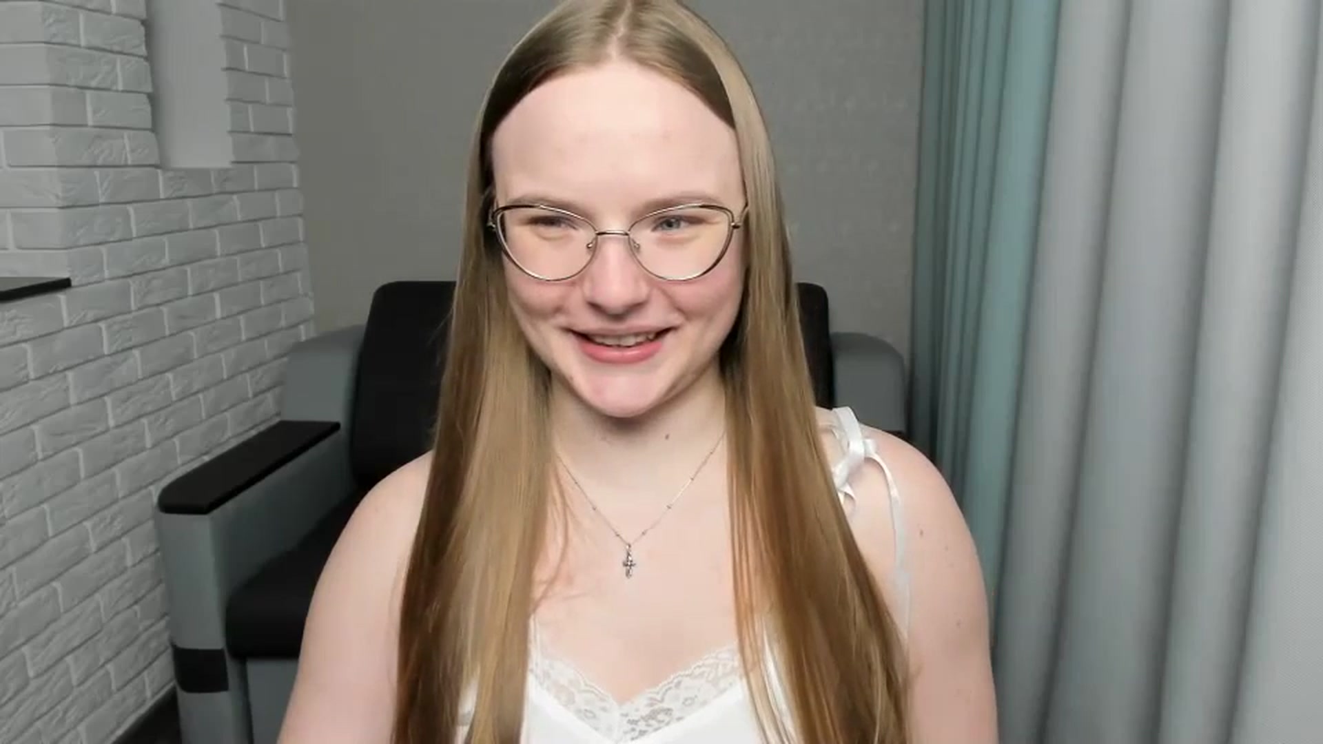 Gallery image thumbnail from Shy_Melany's myfreecams stream on, 01/11/2025, 22:34 image 4 of 20